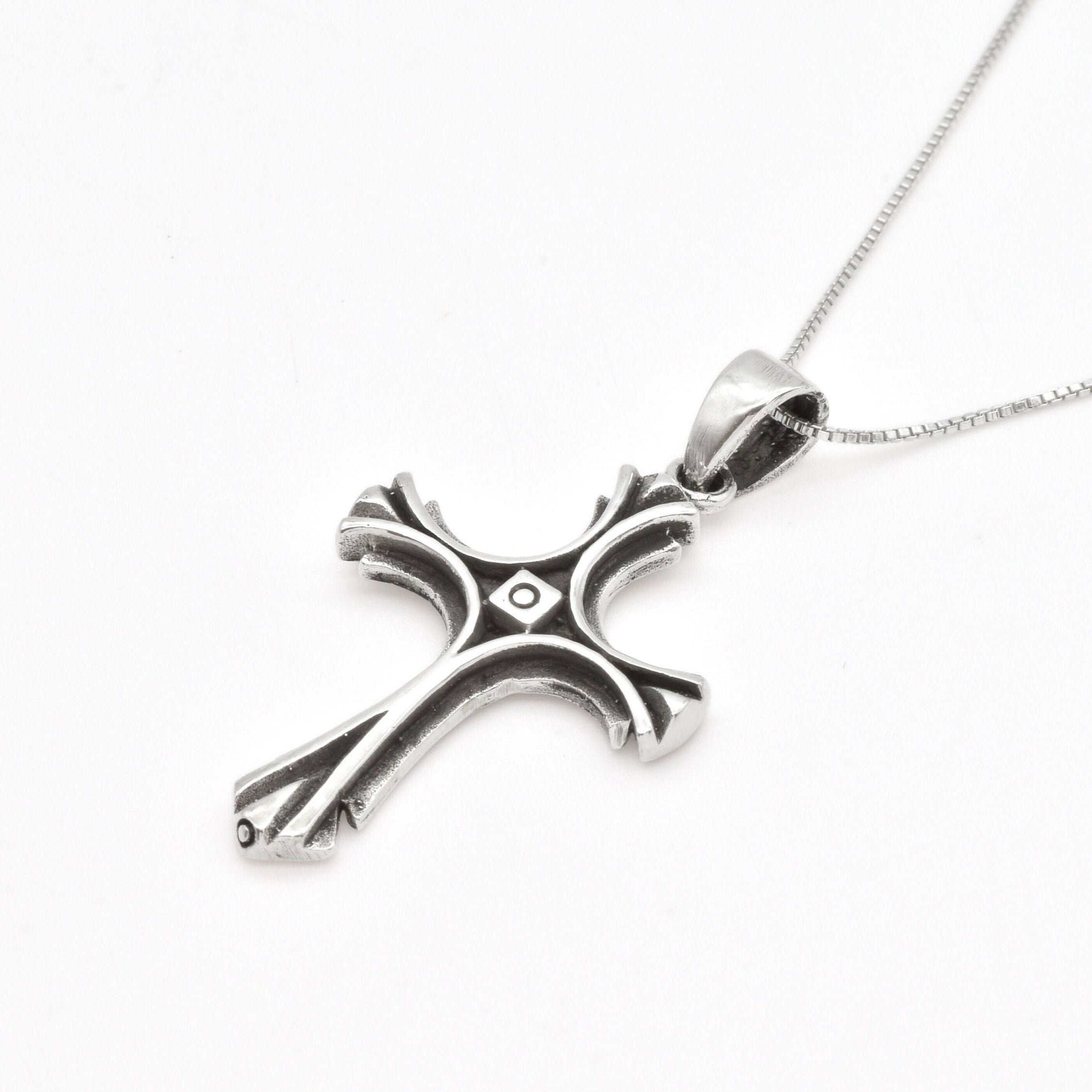 Stylish Vintage Cross Pendant in 925 Sterling Silver, ideal for birthdays and special moments with a gothic flair.