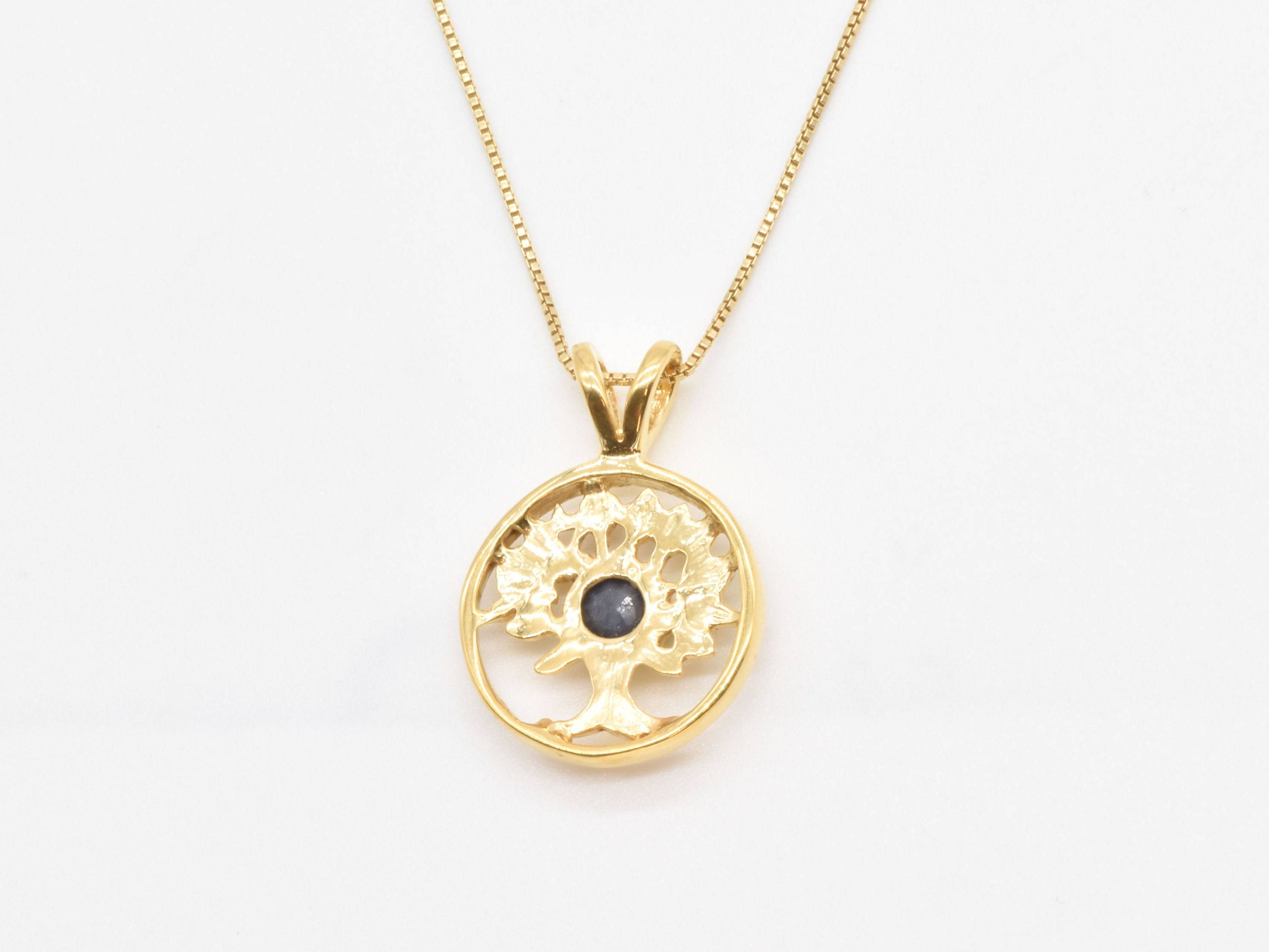 Made with 18k Gold Vermeil, this accessory is a stylish addition to any outfit, perfect for both daily wear and special celebrations.