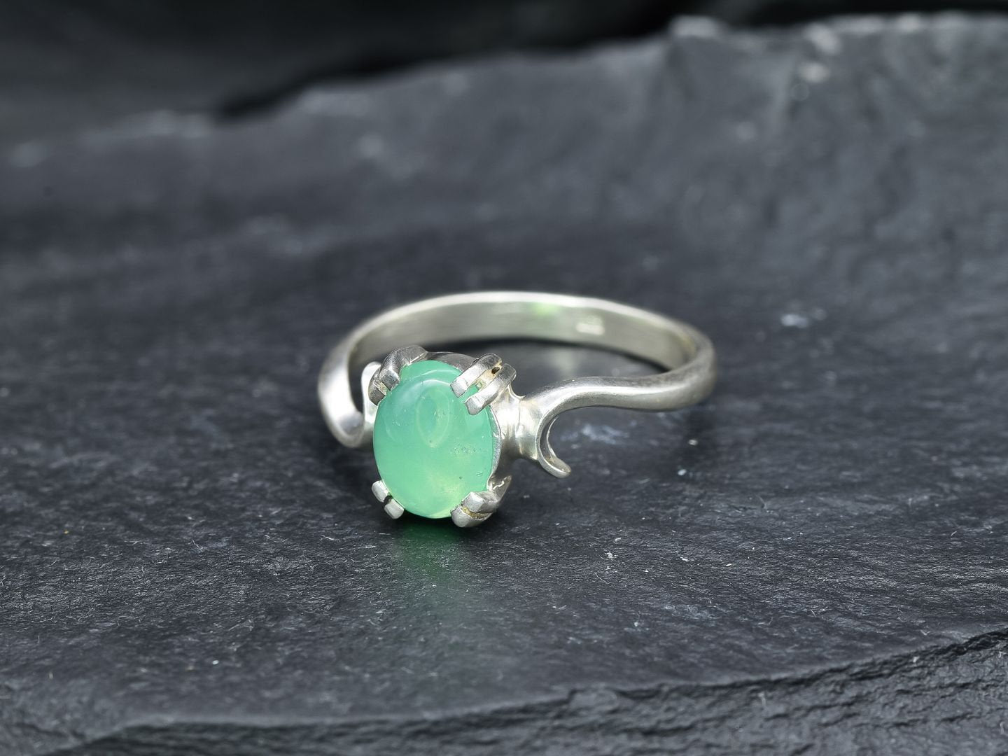 2906-R-nCHR: Sterling Silver 925 Natural Chrysoprase