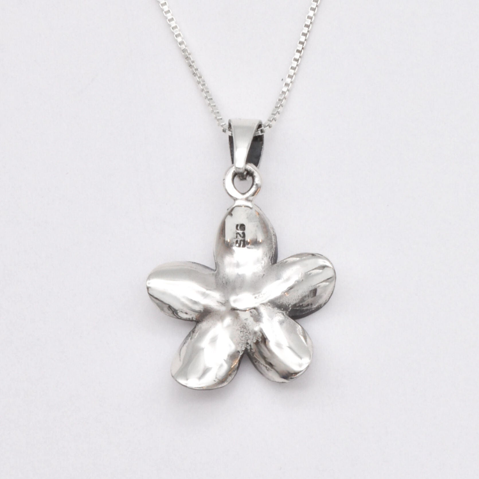 Beautifully crafted Hawaiian Flower Pendant Necklace in 925 Sterling Silver, ideal for casual wear and unique gifting options.
