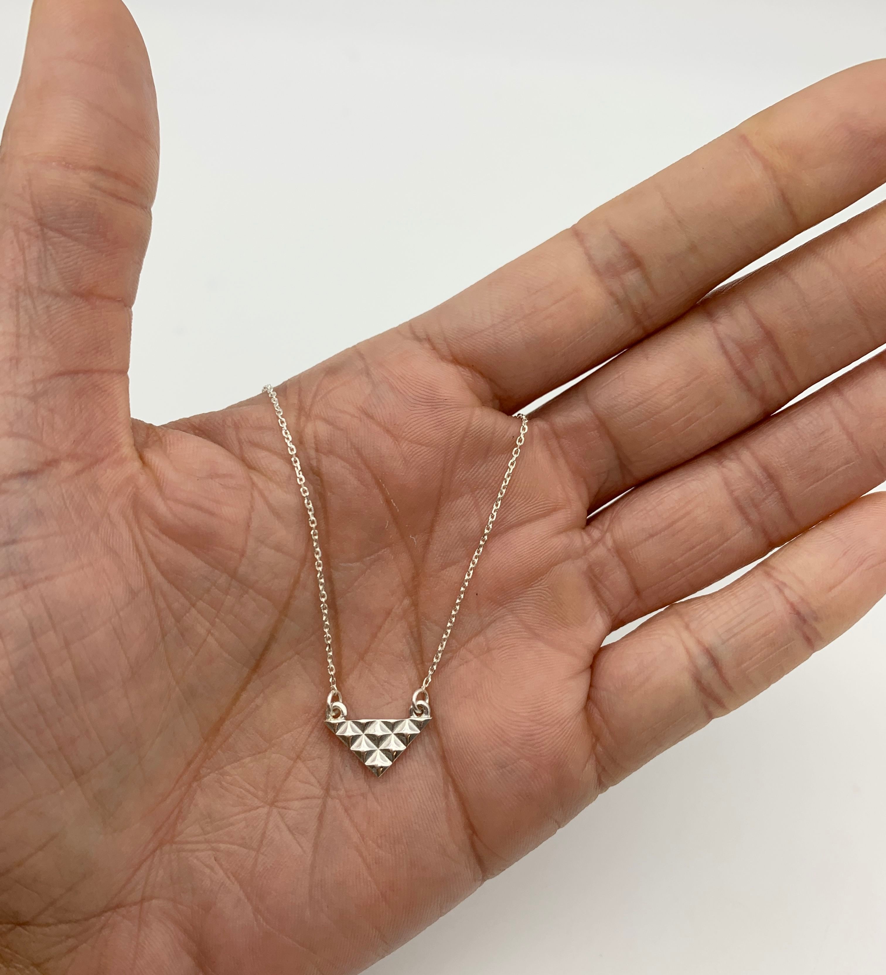 NE019250074-R-0S: Sterling Silver 925