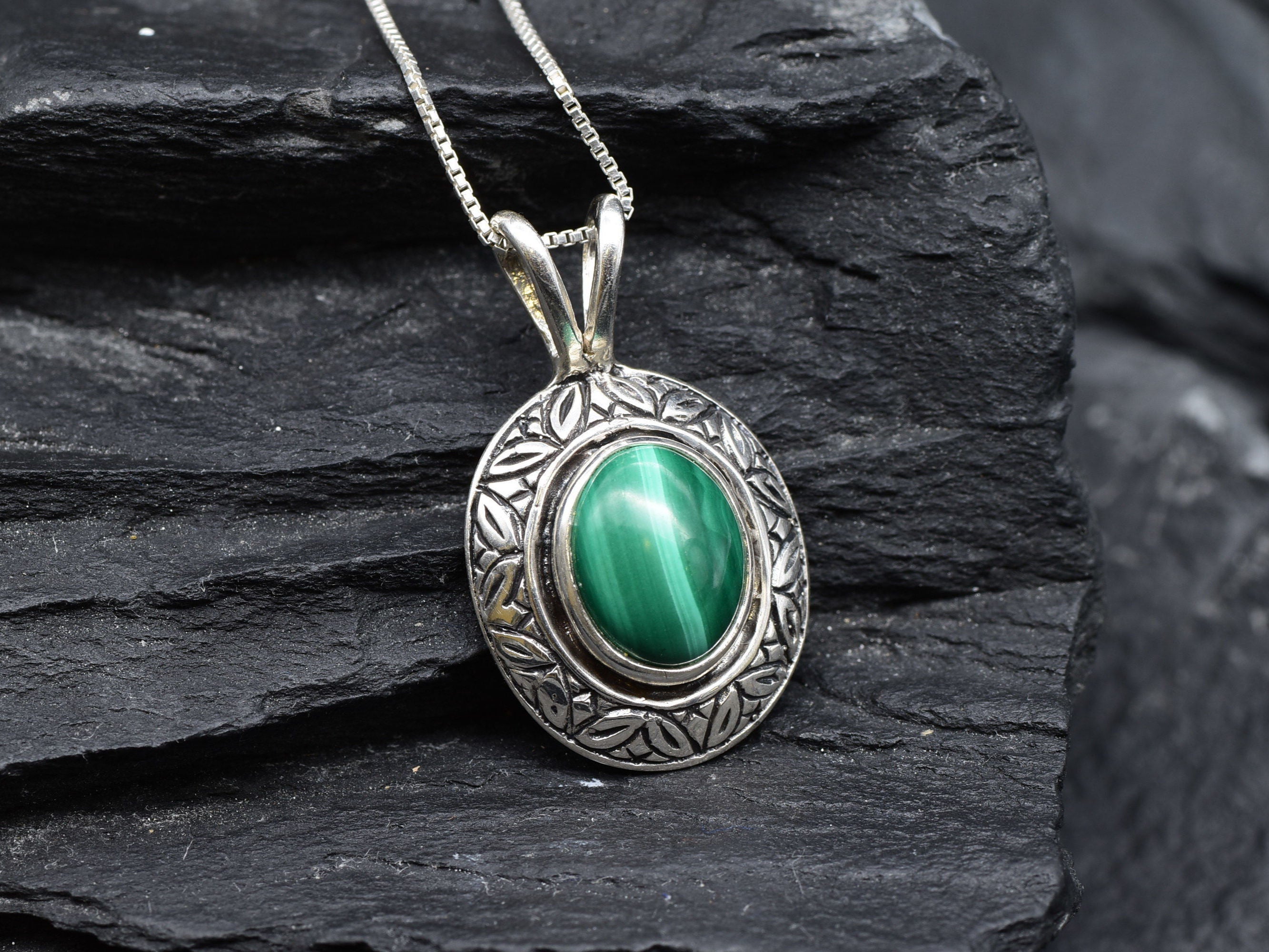 2901-P-0S-nMAL: Sterling Silver 925 Natural Malachite