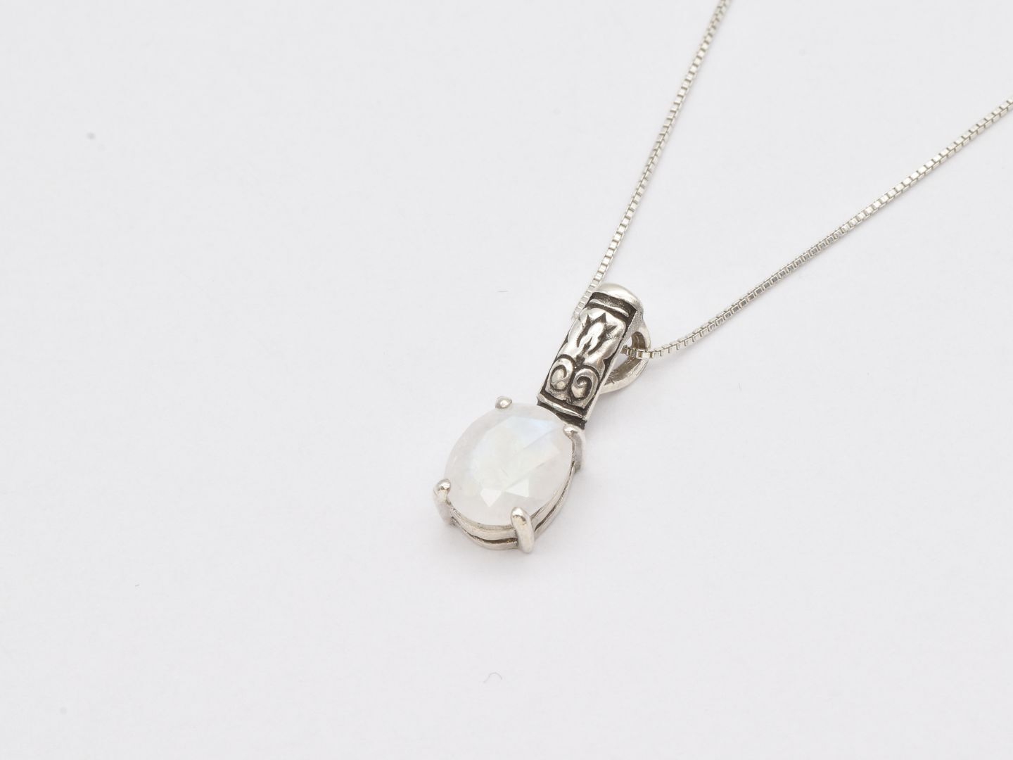 2804-P-nMOO: Sterling Silver 925 Natural Moonstone