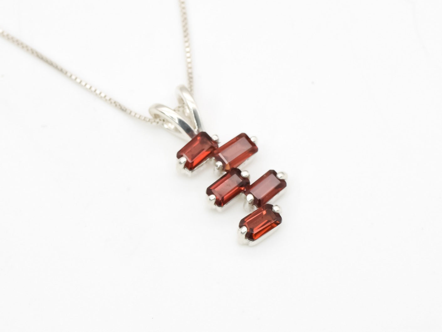 2886-P-nGAR: Sterling Silver 925 Natural Garnet