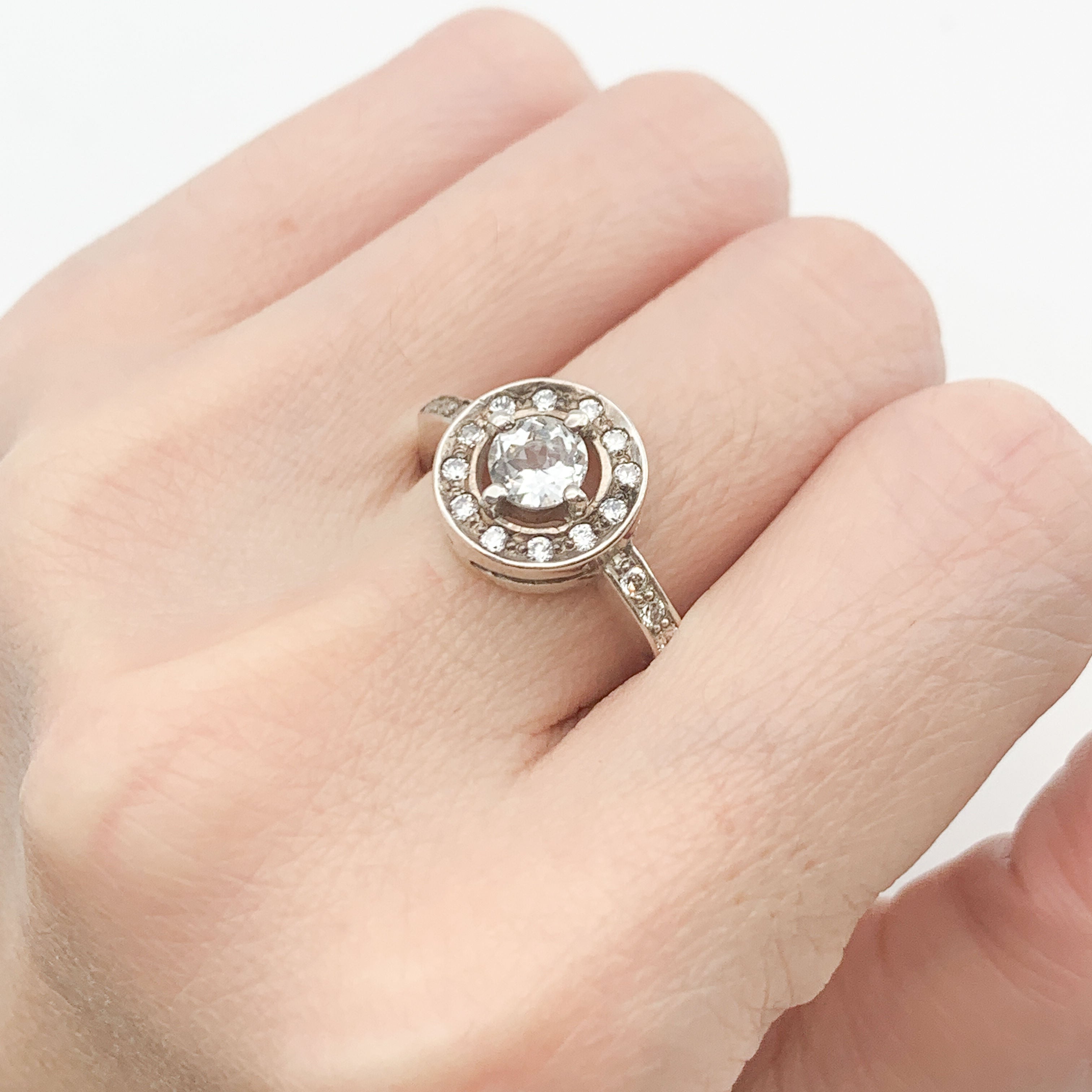 2429-R-nWHT: Sterling Silver 925