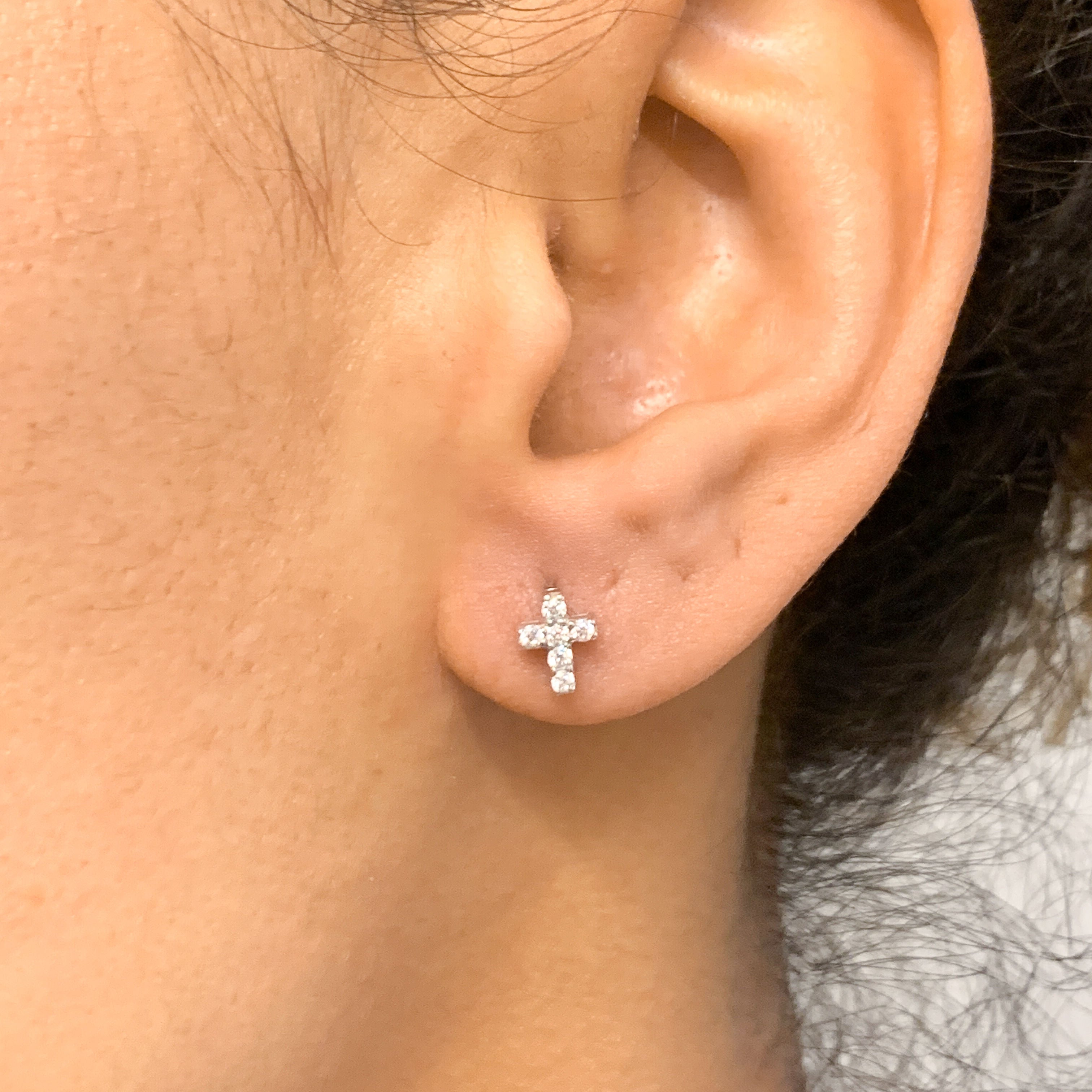 VE2008CZ-E-cCZZ: Sterling Silver 925 Cubic Zirconia