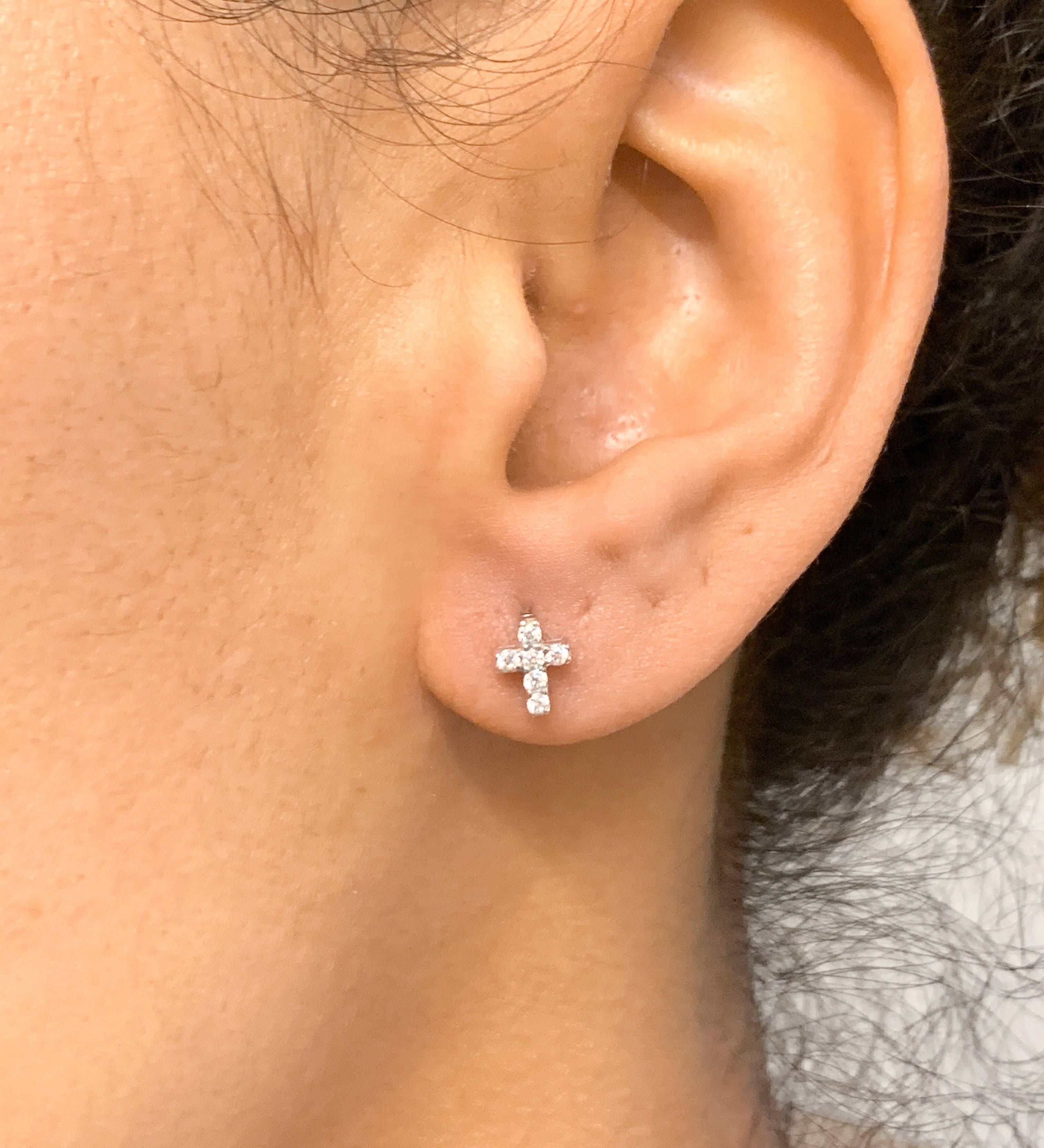 VE2008CZ-E-cCZZ: Sterling Silver 925 Cubic Zirconia