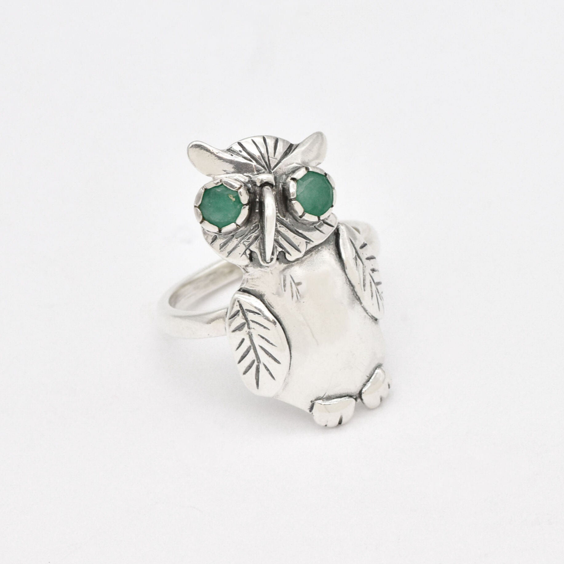 Natural Emerald Ring made in 925 Sterling Silver with Round Natural Green Emerald in Prong setting, May Birthstone gift idea, symbolizes growth, harmony, and deep emotional healing, ideal for everyday wear and perfect for birthday gifting and special occasions.