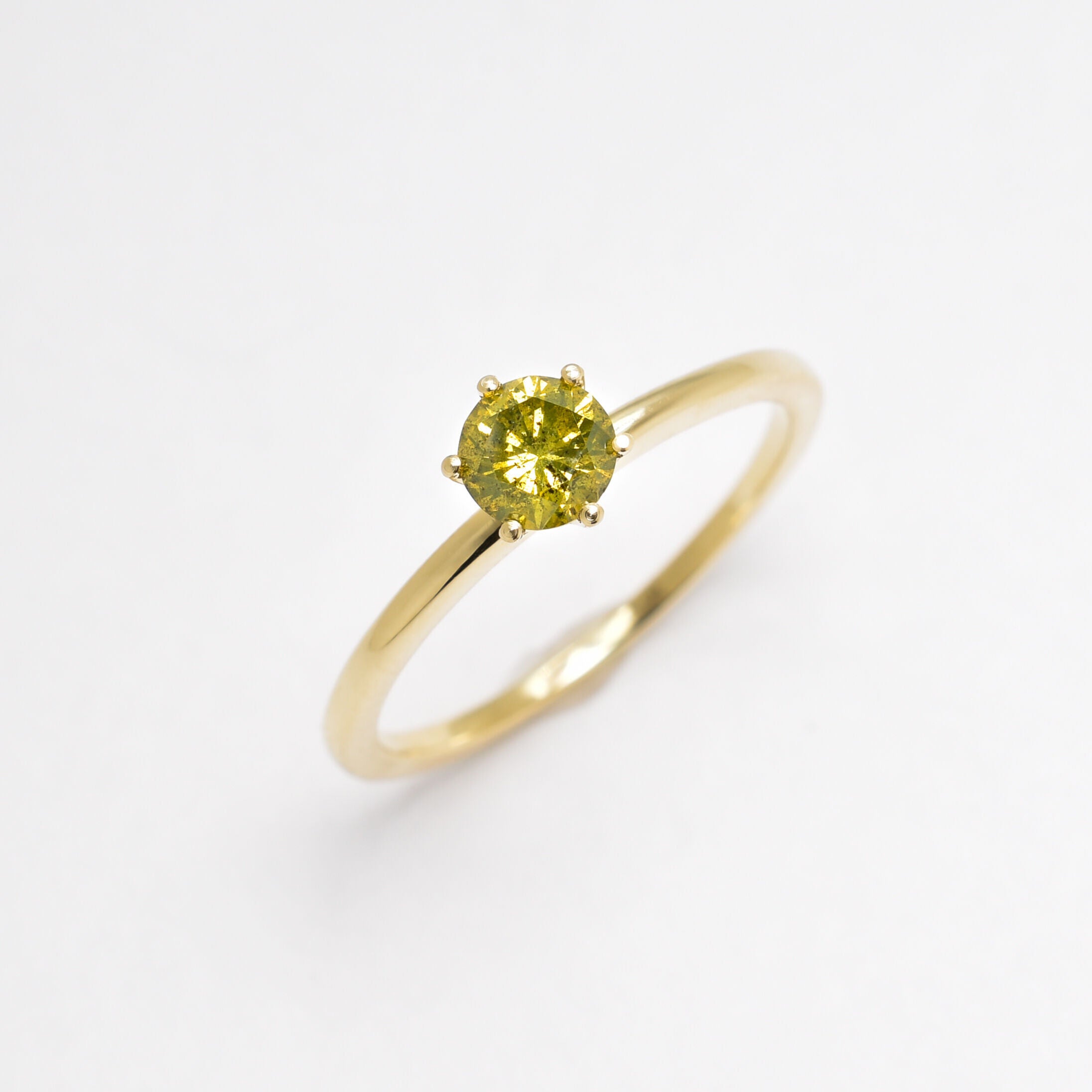 RS-029-R-nYDI: 14k Yellow Gold Diamond