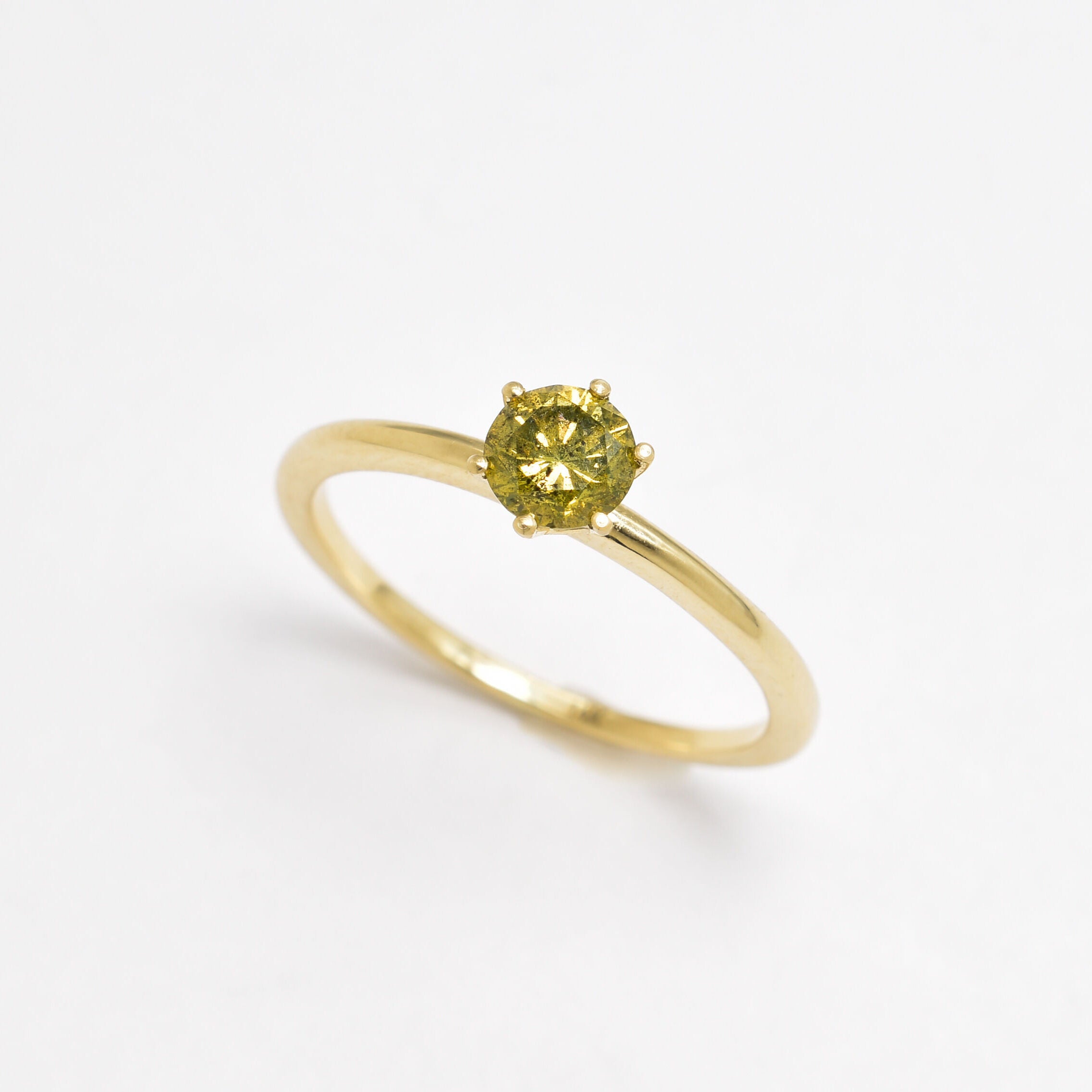 RS-029-R-nYDI: 14k Yellow Gold Diamond