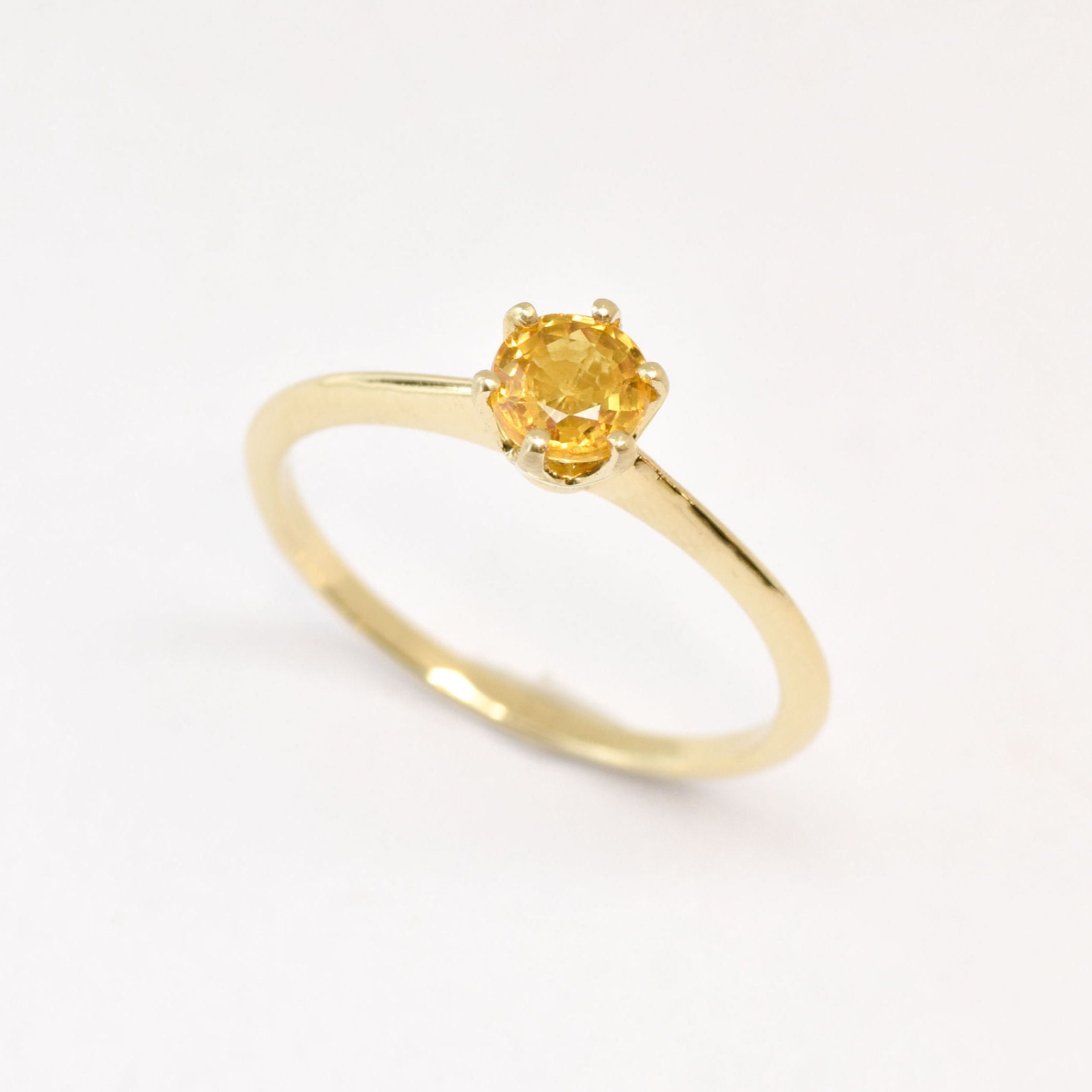 R1-105-gR-nYSA: 14k Yellow Gold Yellow Sapphire