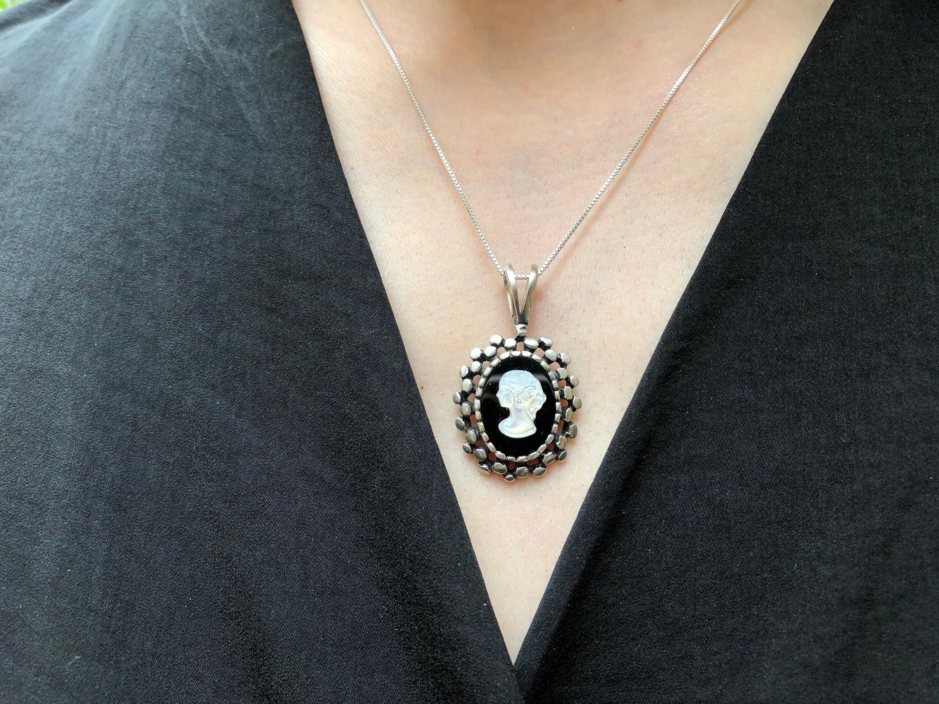Cameo Pendant, Shell Pearl Pendant, Onyx Pendant, Lady Pendant, Vintage Pendant, Roman Pendant, Carved Pendant, Silver Pendant, Shell Pearl