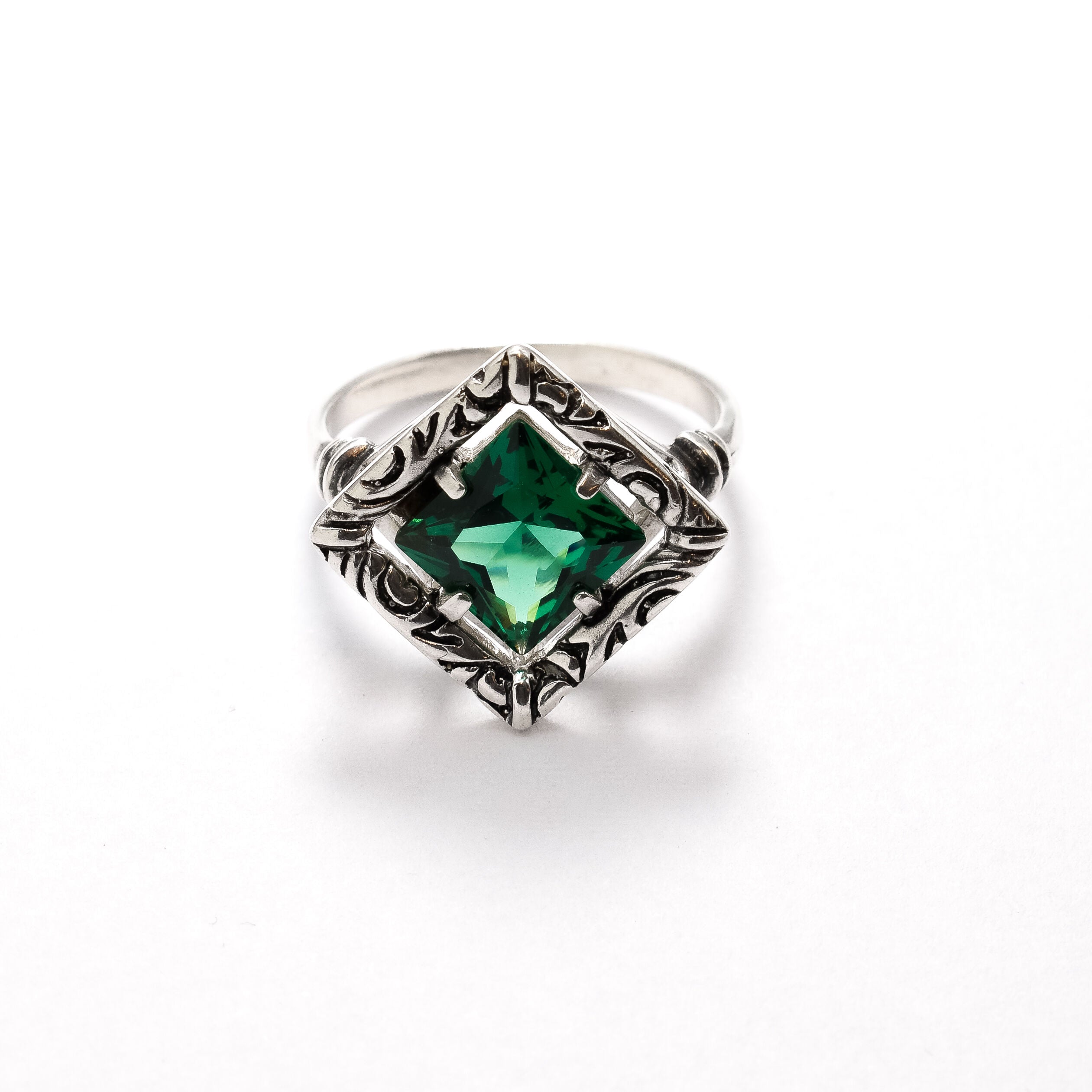 AS - 2942-R-cEME: 925 Sterling Silver 925 Created Emerald