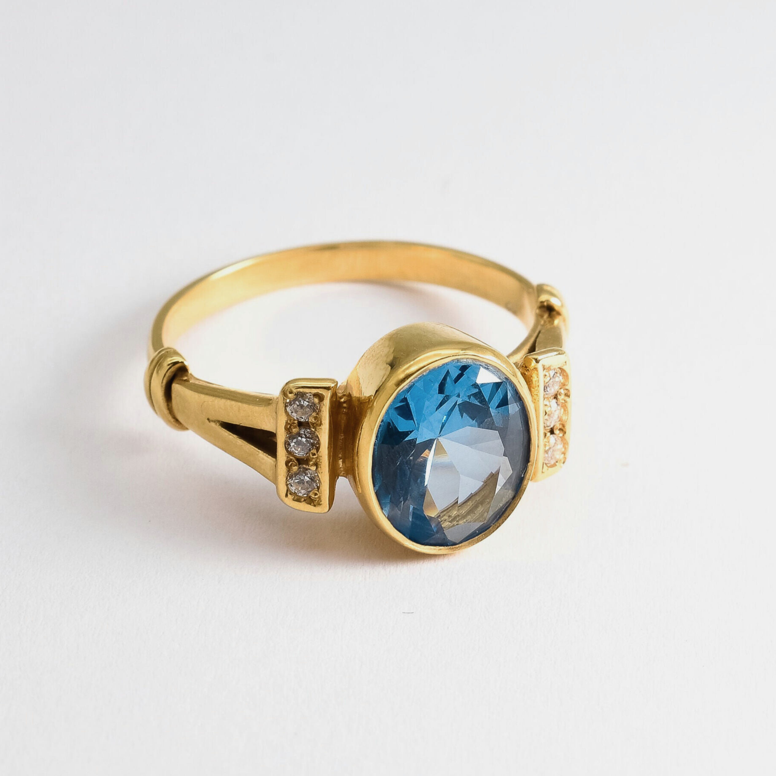 Gold Aquamarine Ring - Aqua Solitaire Ring - Vintage Gold Ring