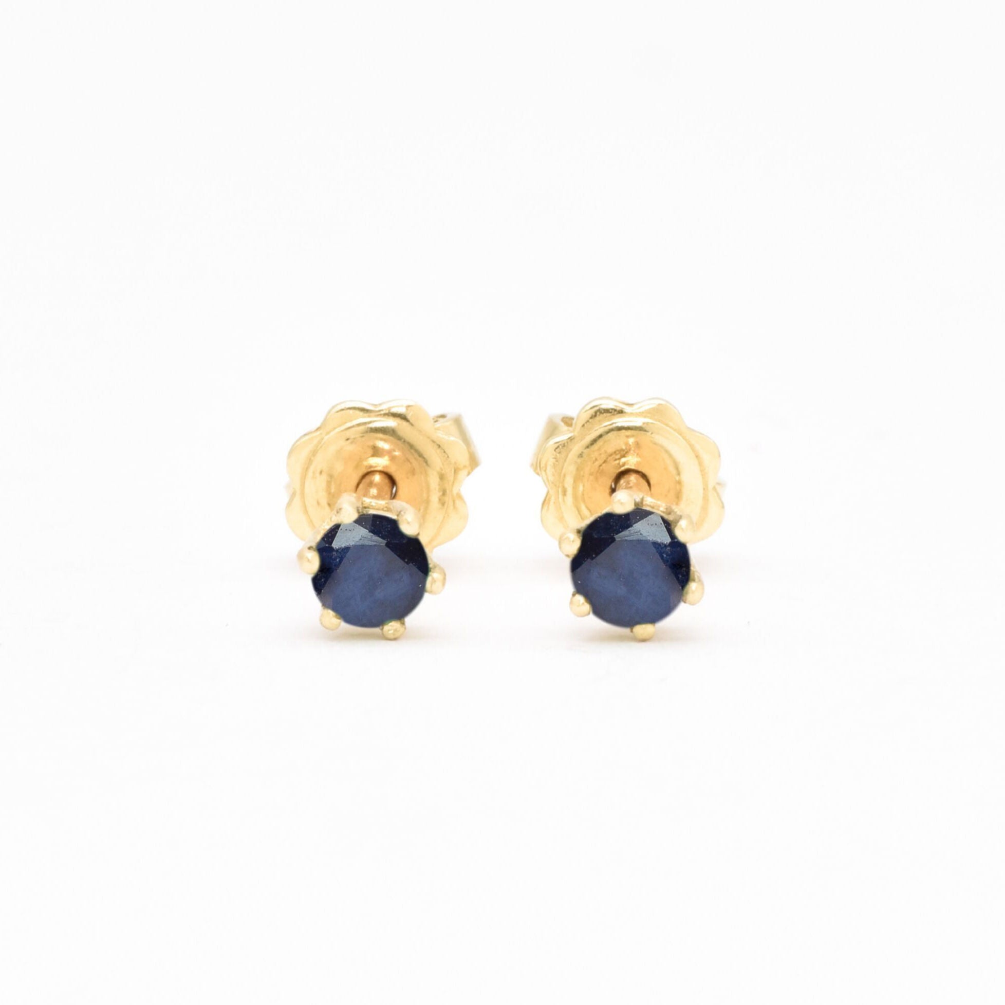 T4C5-E-nSAP: 14k Yellow Gold Natural Sapphire 3mm