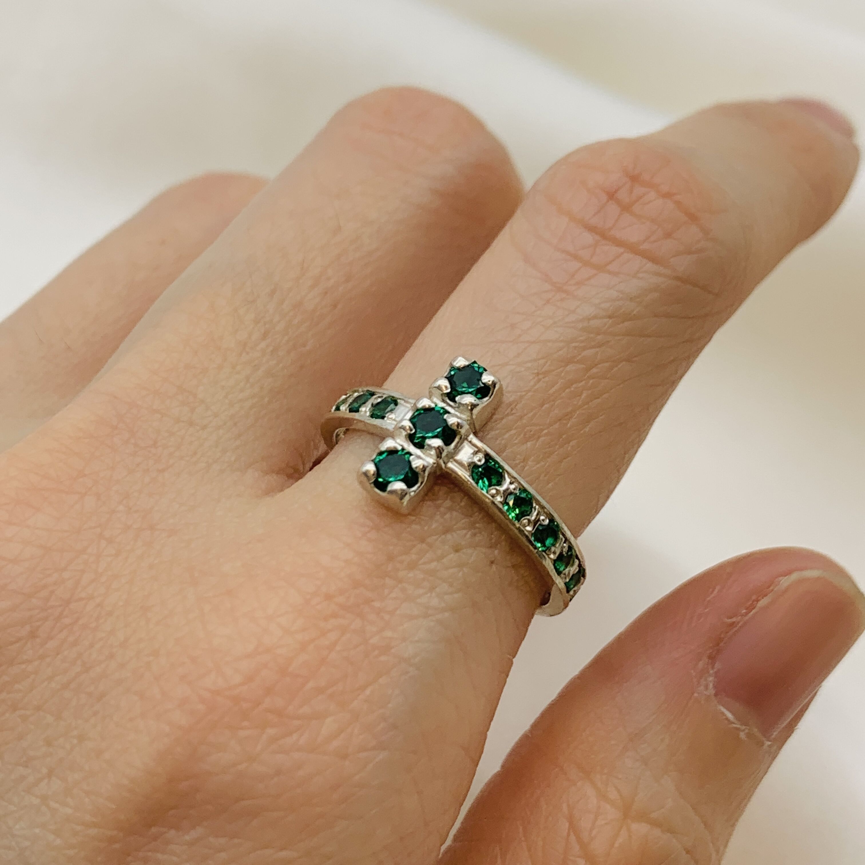 Elegant 925 Sterling Silver ring featuring a stunning round Created Green Emerald, perfect for birthdays and special occasions.