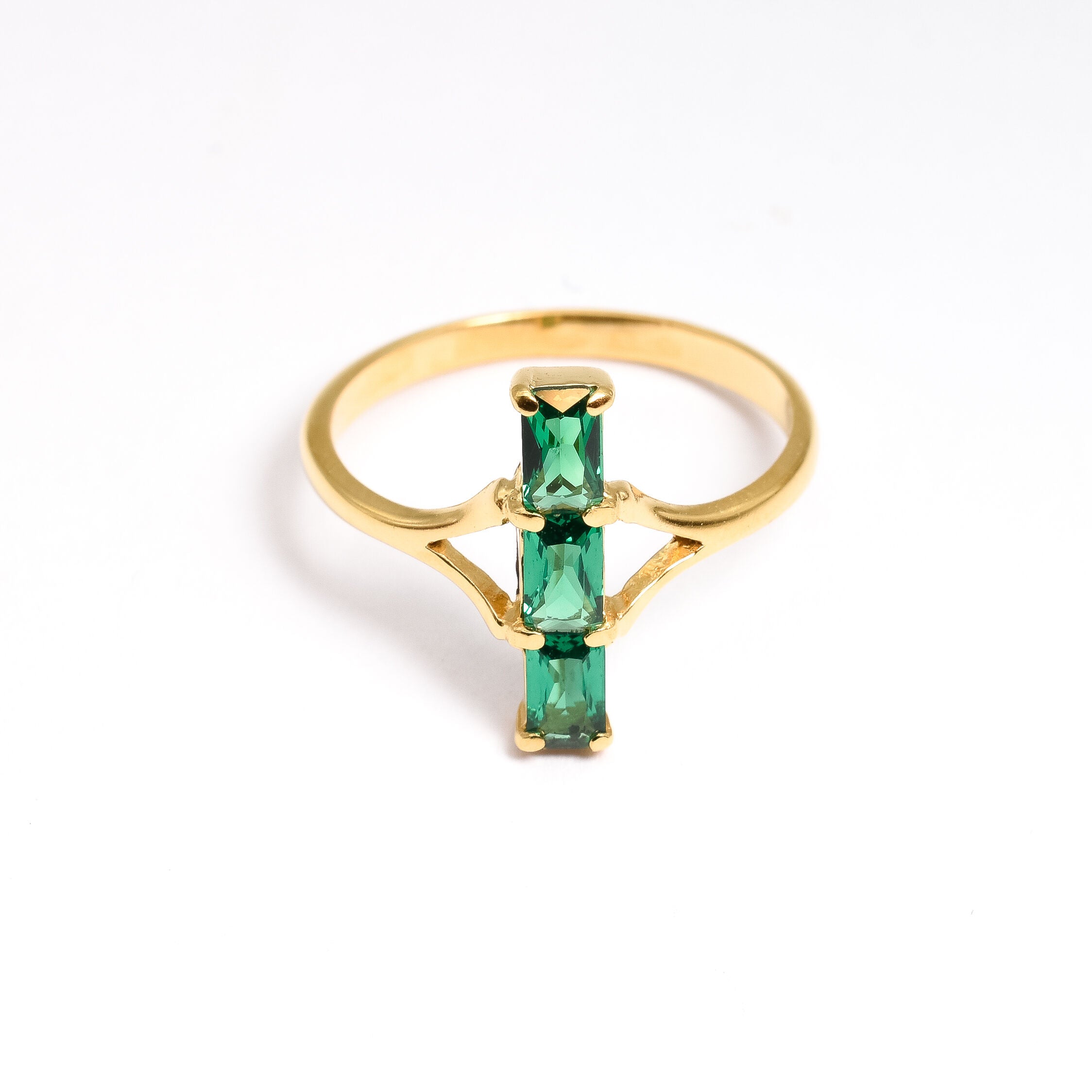 Lovely Created Green Emerald Ring in 18k Gold Vermeil, ideal for daily wear and meaningful birthday gifts.