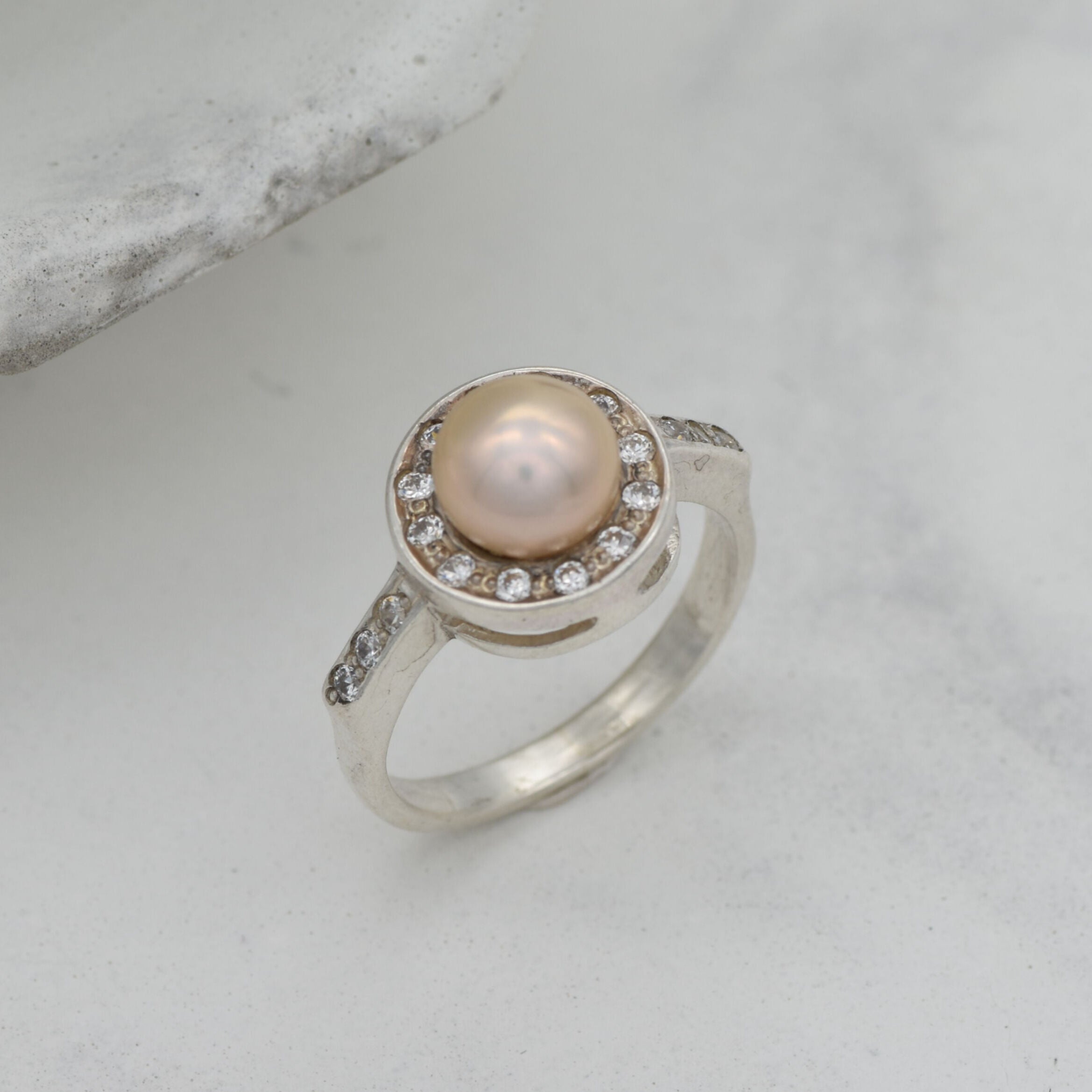 2429-R-nWHP: Sterling Silver 925 White Pearl 7mm