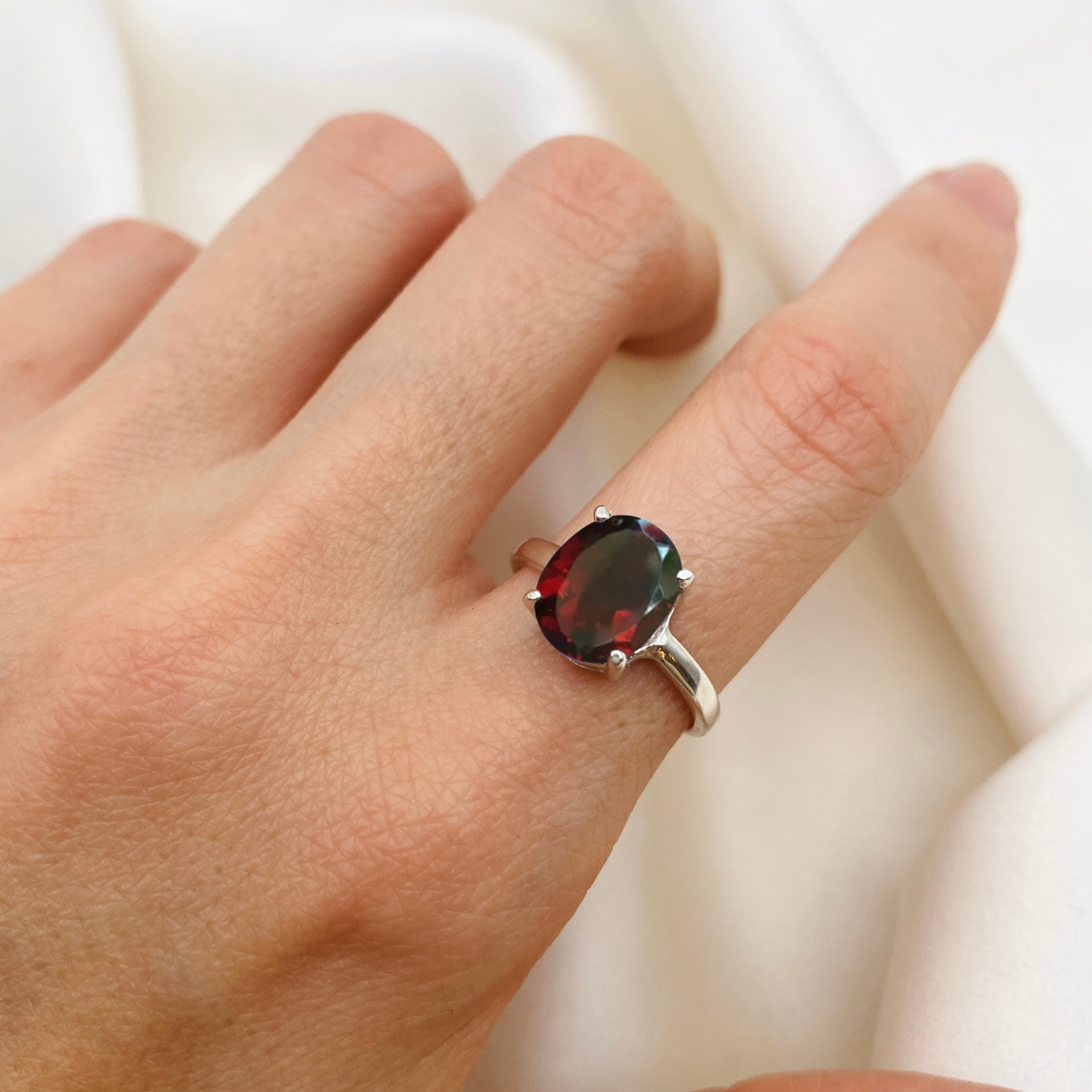 2829-R-nGAR: Sterling Silver 925 Garnet 10x8mm Oval