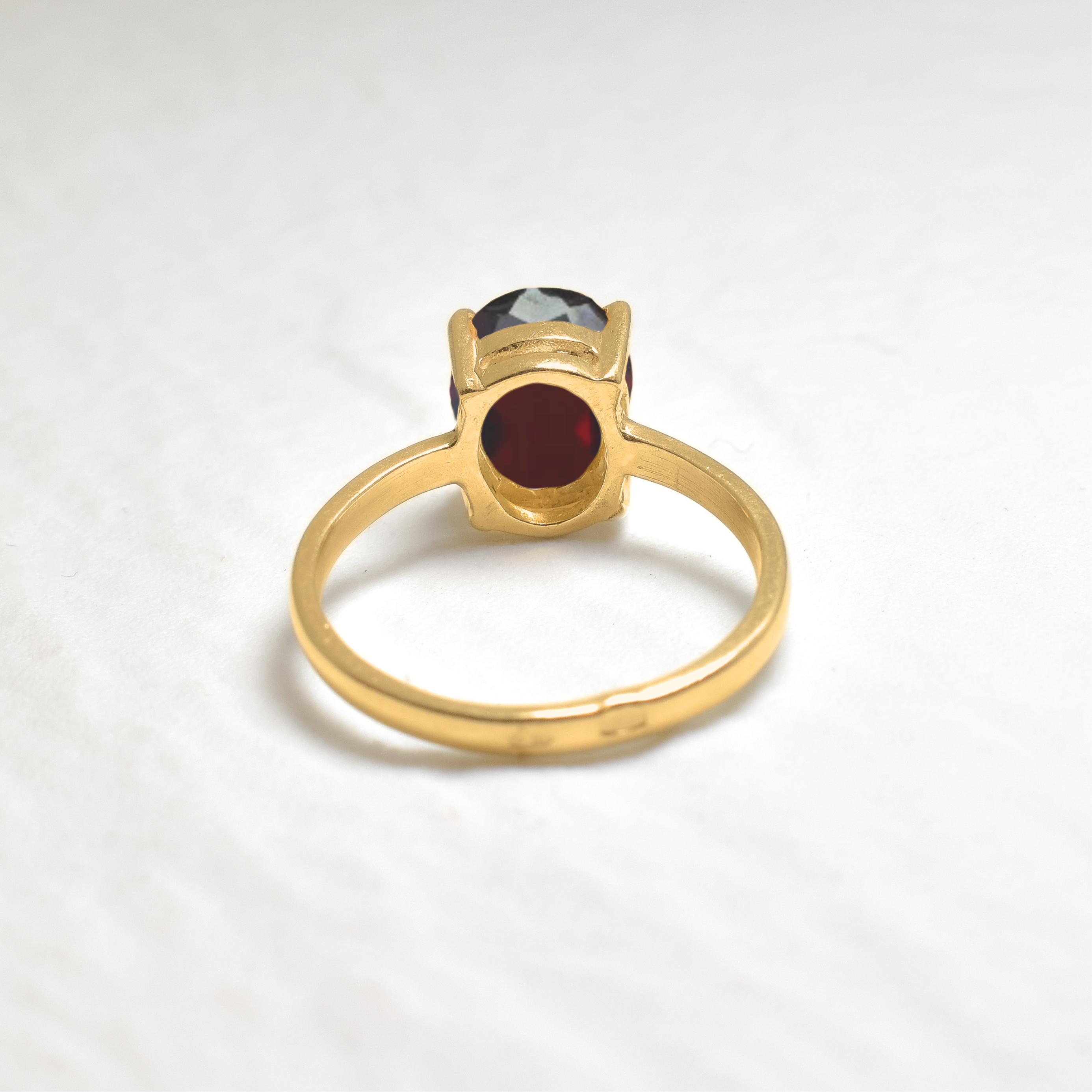 2829-R-nGAR: Gold Vermeil 18k Garnet 10x8mm Oval