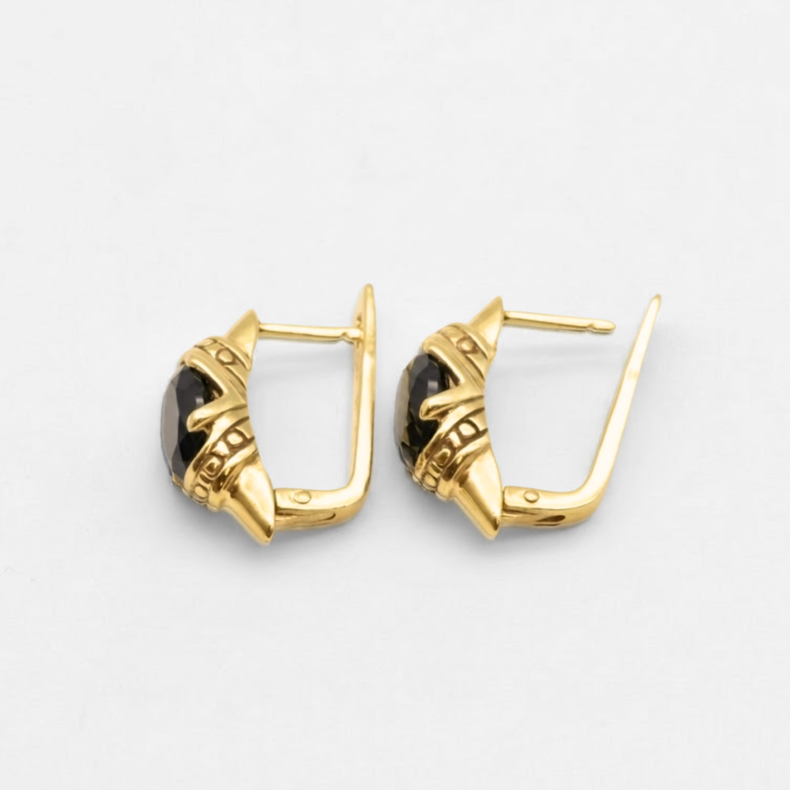 Ideal gifting ideas, Adina Stone Jewelry comes in a luxury cardboard box ready for gifting, green sustainable jewelry box.