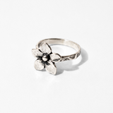 Silver Flower Ring - Floral Band Ring - Silver Petal Ring