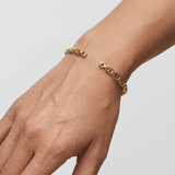 Gold Mariner Chain Bracelet - Modern Anchor Link Bracelet - Everyday Jewelry for Women made in 18k Gold Vermeil. Ideal for everyday wear and perfect for birthday gifting and special occasions.
