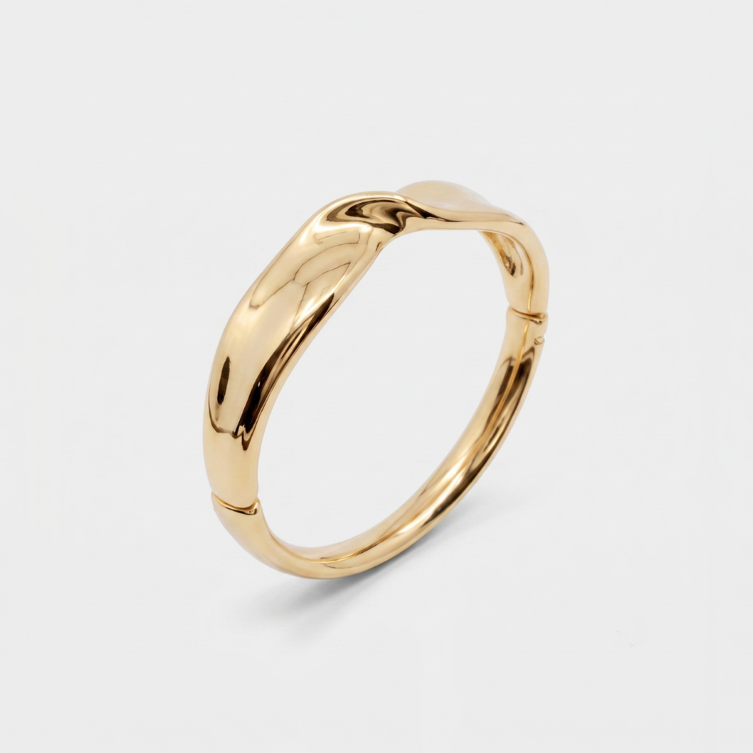 18k gold vermeil bracelet with lustrous finish, ideal for daily wear and as a birthday or special-occasion gift.