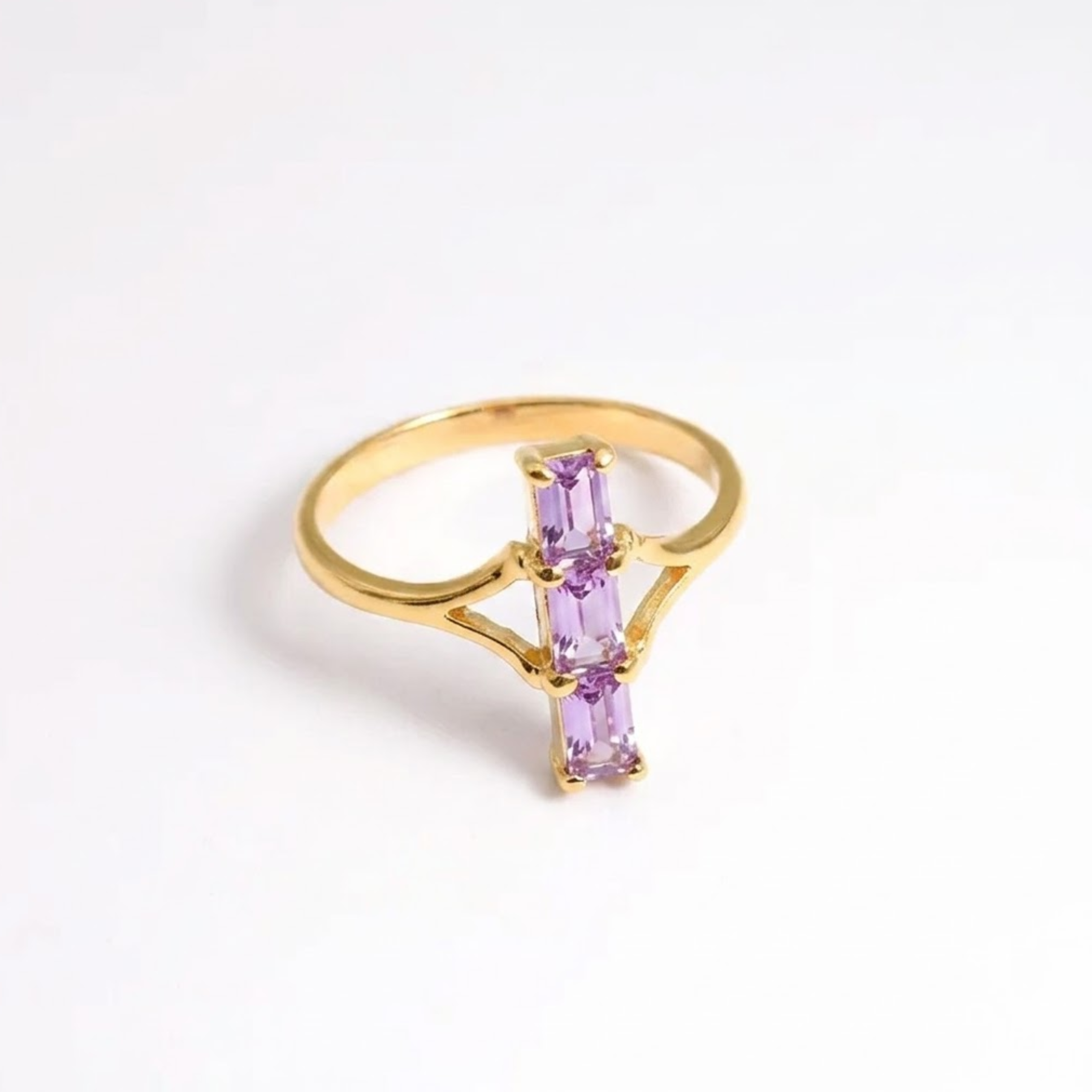 Ideal gifting ideas, Adina Stone Jewelry comes in a luxury cardboard box ready for gifting, green sustainable jewelry box.