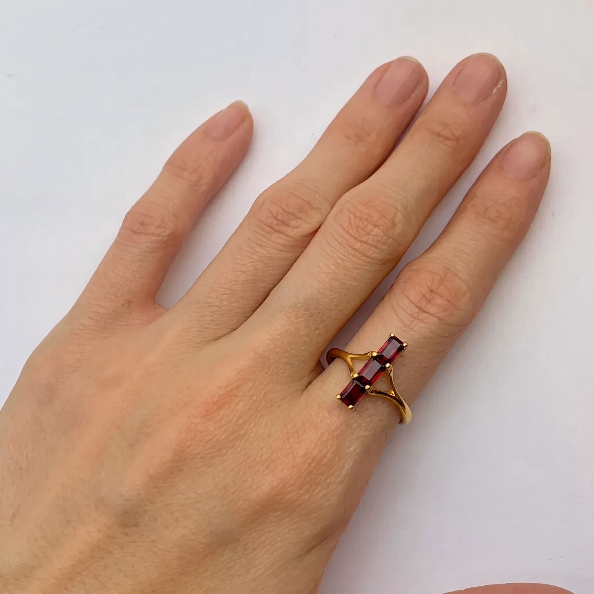 Ring Size conversion chart, ring sizes US to UK to EU sizes, most accurate ring size conversion chart Adina Stone rings.