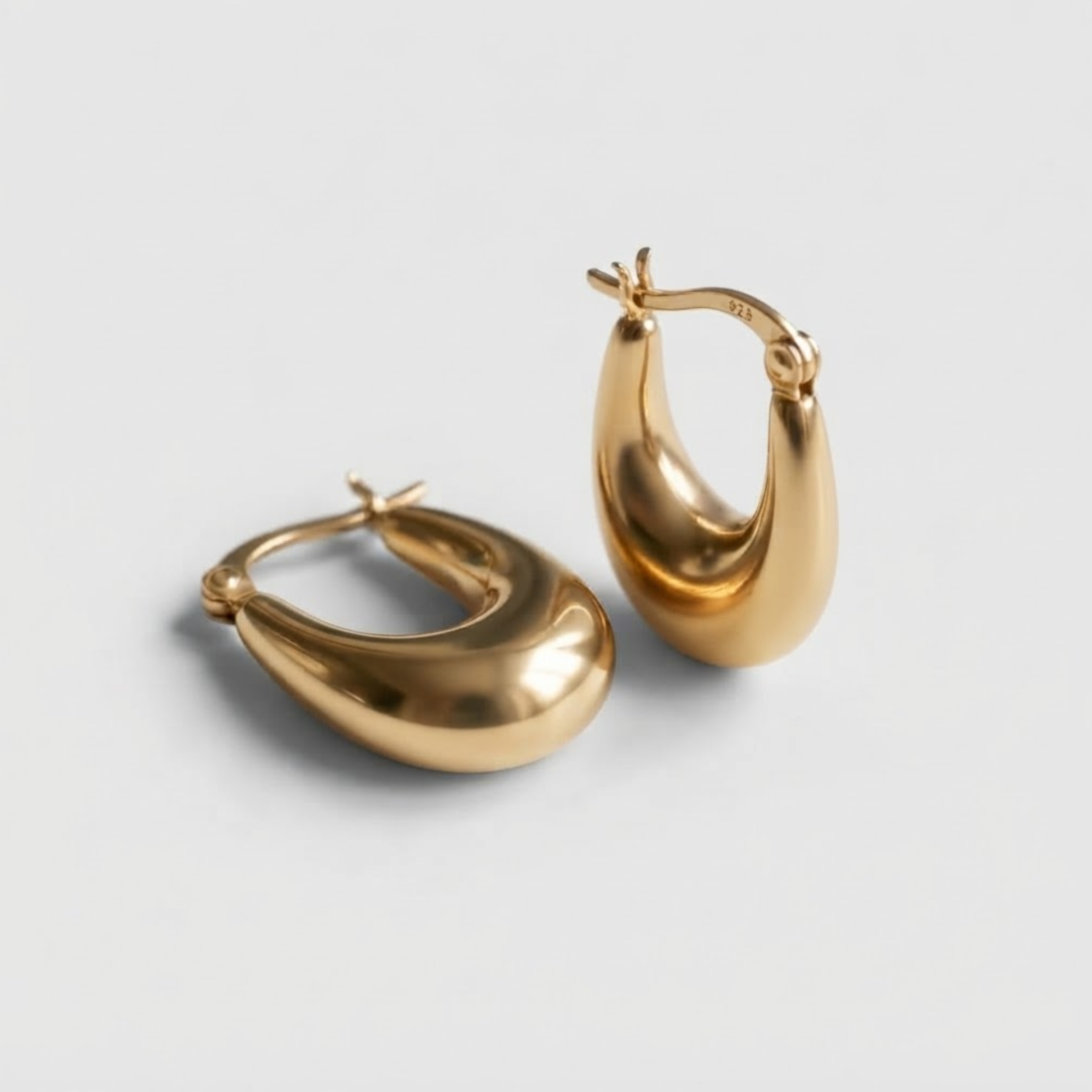 18k gold vermeil necklace with subtle shine, everyday staple and thoughtful birthday or special-occasion gift.