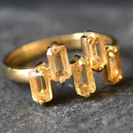 A personal and symbolic gift for those born in November.