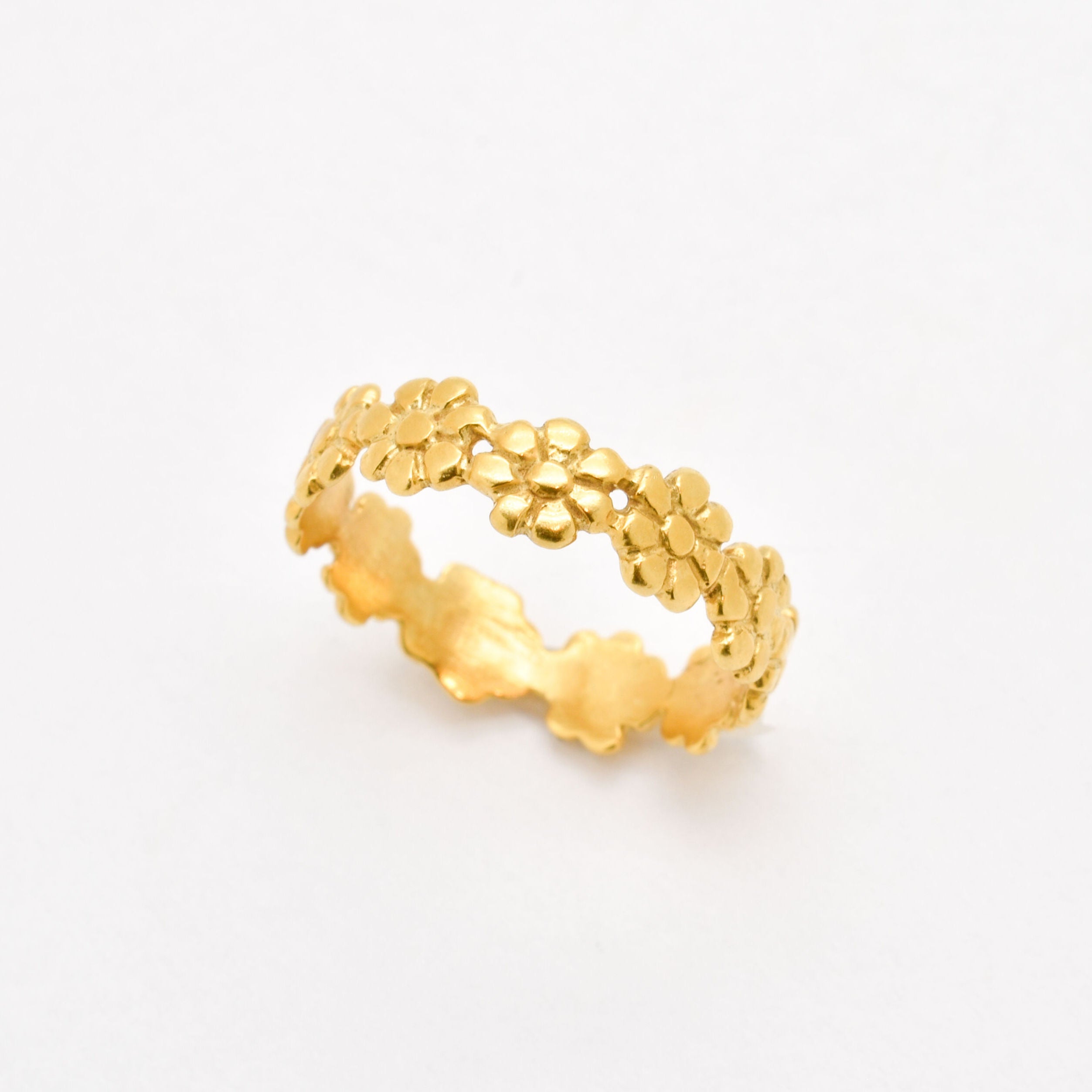 Gold Flower Band, Eternity Ring, Daisy Ring, Stackable Band, Gold Plated Band, Dainty Band, Floral Ring, Daisies Band, Gold Vermeil Ring