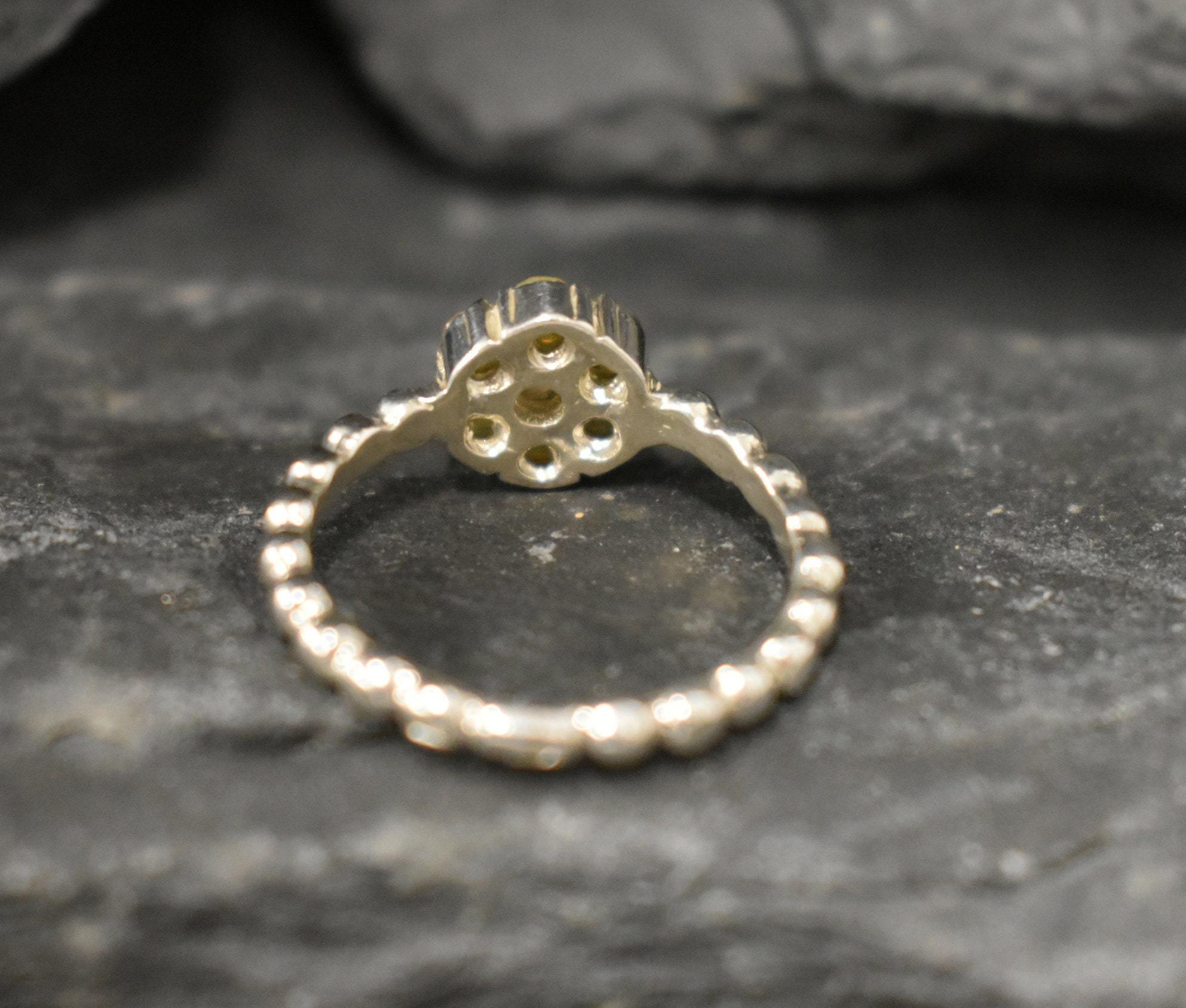 Flower Fire Opal Ring in solid 925 Sterling Silver with dainty bubble band style, designed with flashes of fire colors. Known for its energy of inspiration and positivity, this October birthstone makes a meaningful gift idea for nature lovers and those who adore dainty jewelry styles.
Perfect for anniversaries, birthdays, weddings, and romantic evening events.