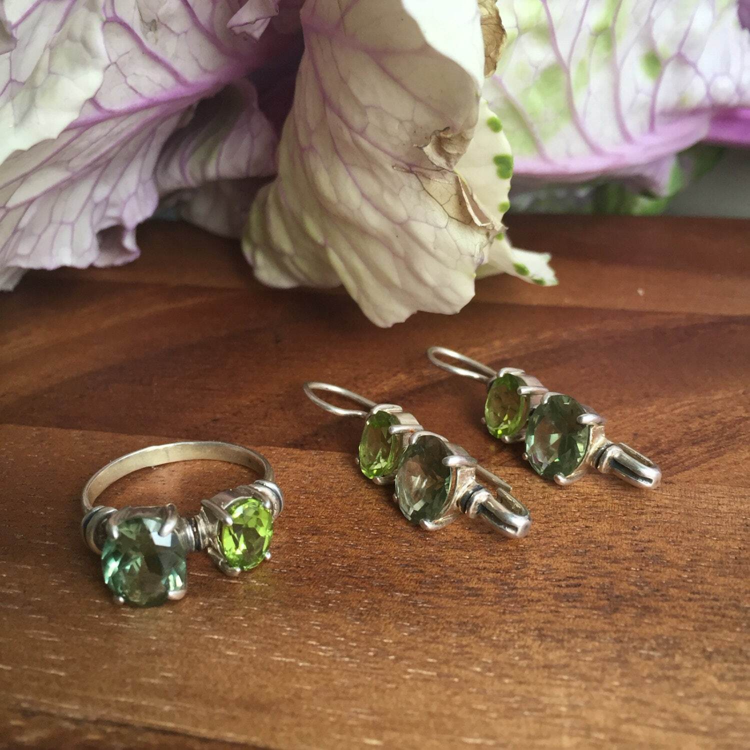 PERIDOT and GREEN DIAMOND ring with natural gemstones from Brazil, crafted in solid 925 Sterling Silver. This unique jewelry piece features diamond cut stones with flawless clarity and an elegant silver band for everyday wear.