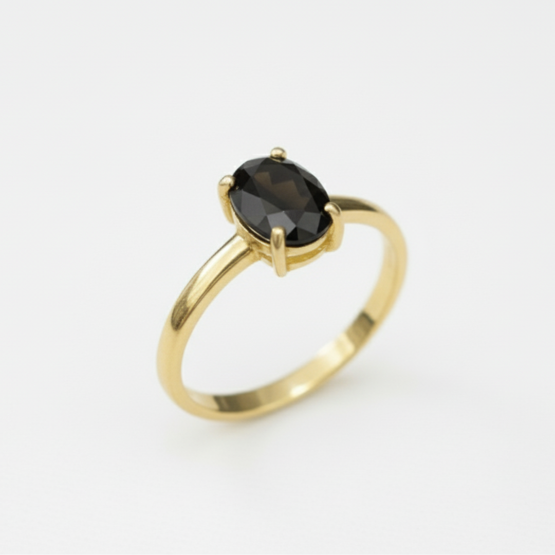 Chic Black Onyx Ring in 18k Gold Vermeil, beautifully designed in a classic 4-prong setting, perfect for any occasion.