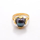 Stylish Black Pearl Ring with Leaf Design in 18k Gold Vermeil - A unique piece for daily elegance and thoughtful gift-giving.