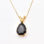 An elegant Onyx Pendant for winter parties or night outs.