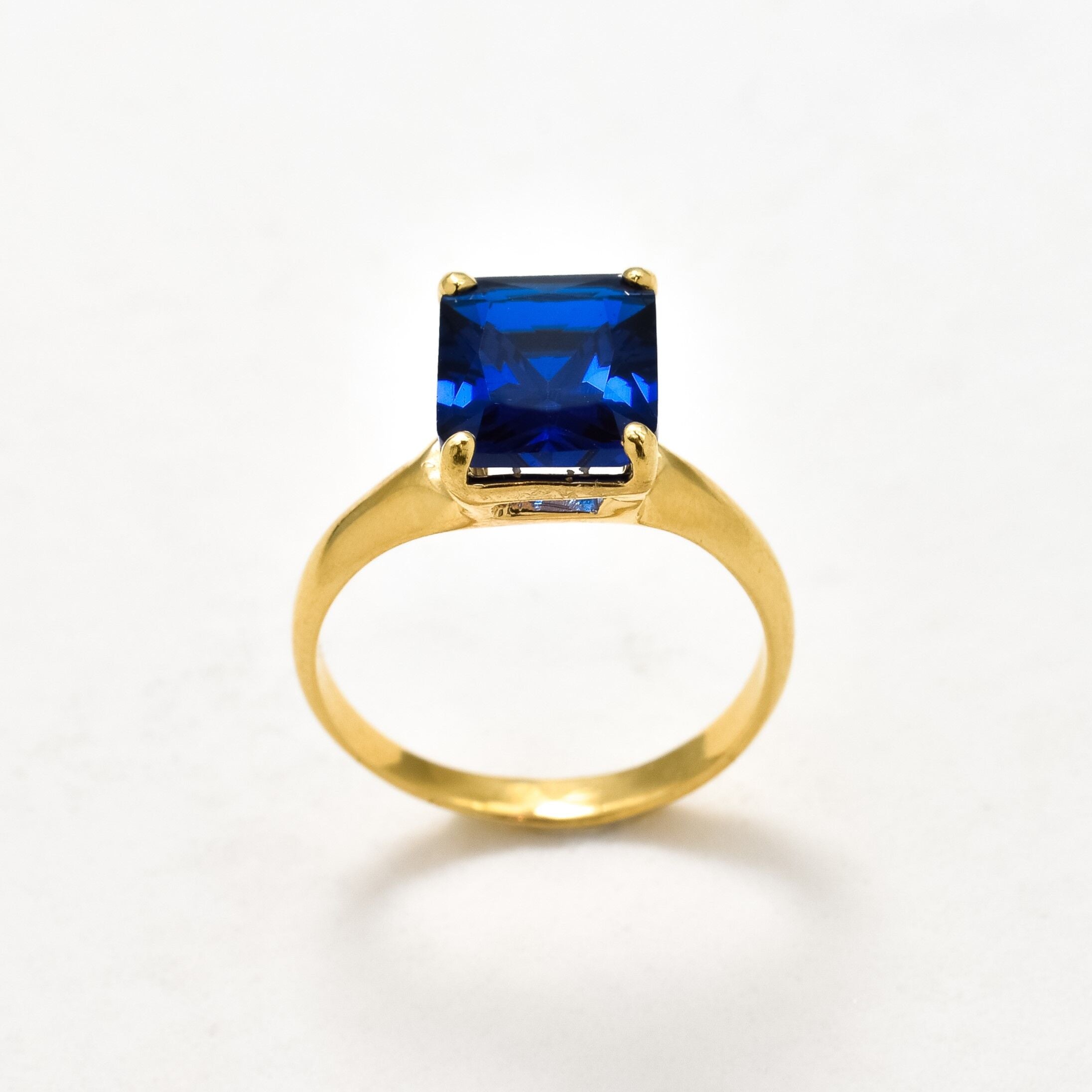 1059-R-cSAP: Gold Vermeil 18k Created Sapphire