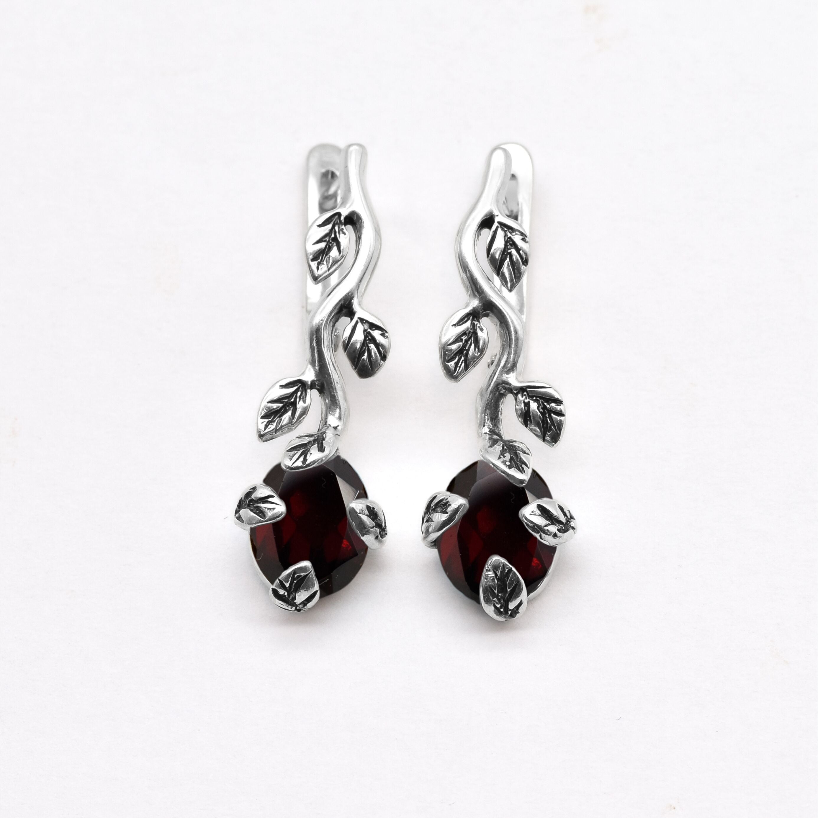 2848-E-nGAR/1: Sterling Silver 925 Garnet 10x8mm Oval