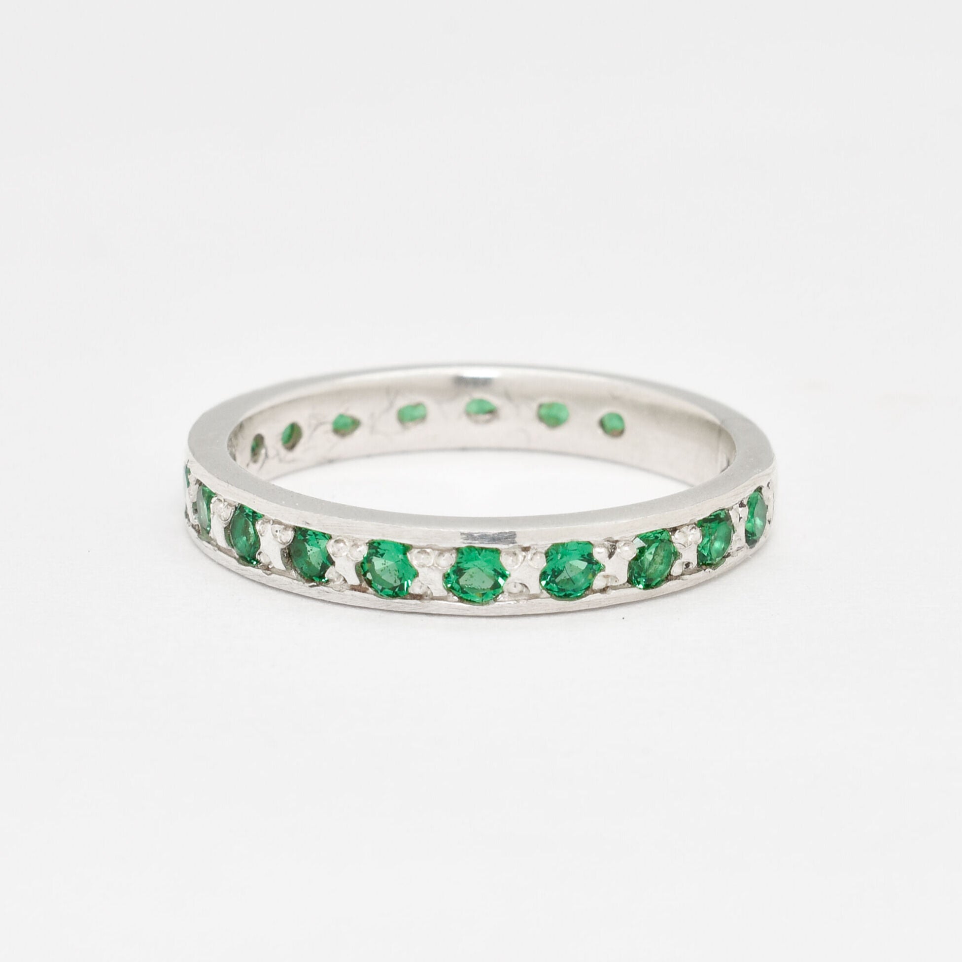 Stunning 925 Sterling Silver ring with a Round Created Green Emerald, ideal for daily wear and celebrating May birthdays.