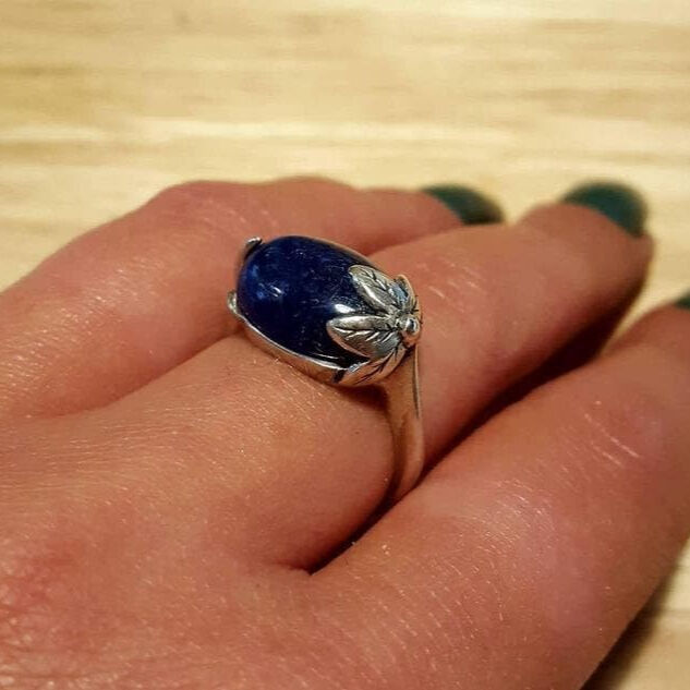 Elegant 925 Sterling Silver ring featuring a stunning Oval Natural Emerald, ideal for May birthdays and special occasions.