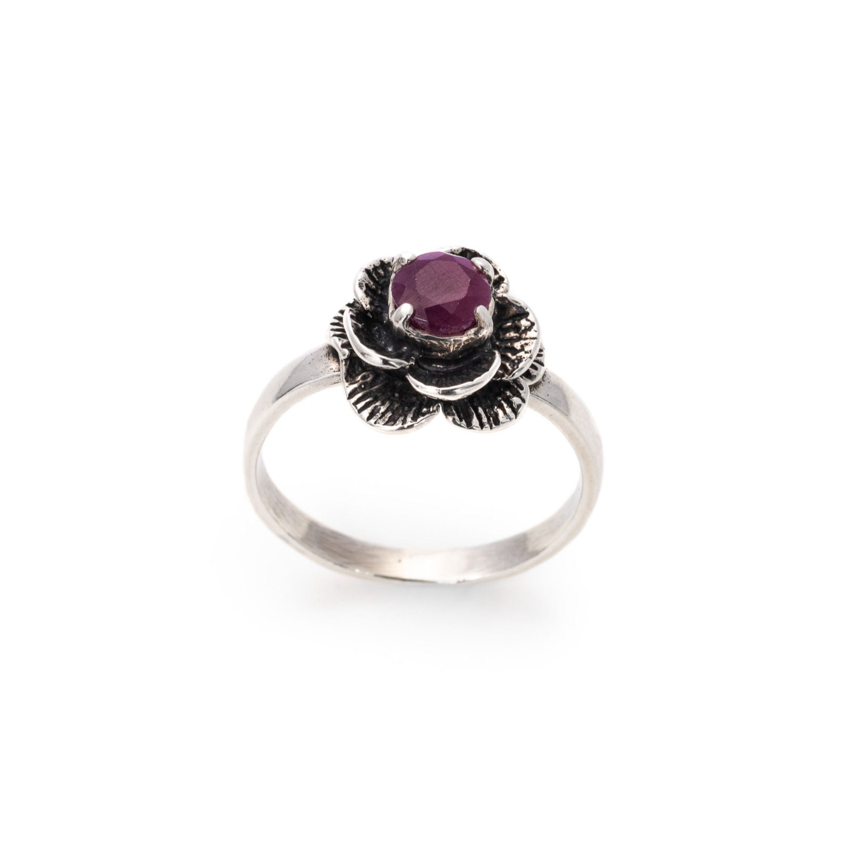 Stunning 925 Sterling Silver Ring featuring a round natural ruby, symbolizing love and vitality, ideal for everyday elegance.