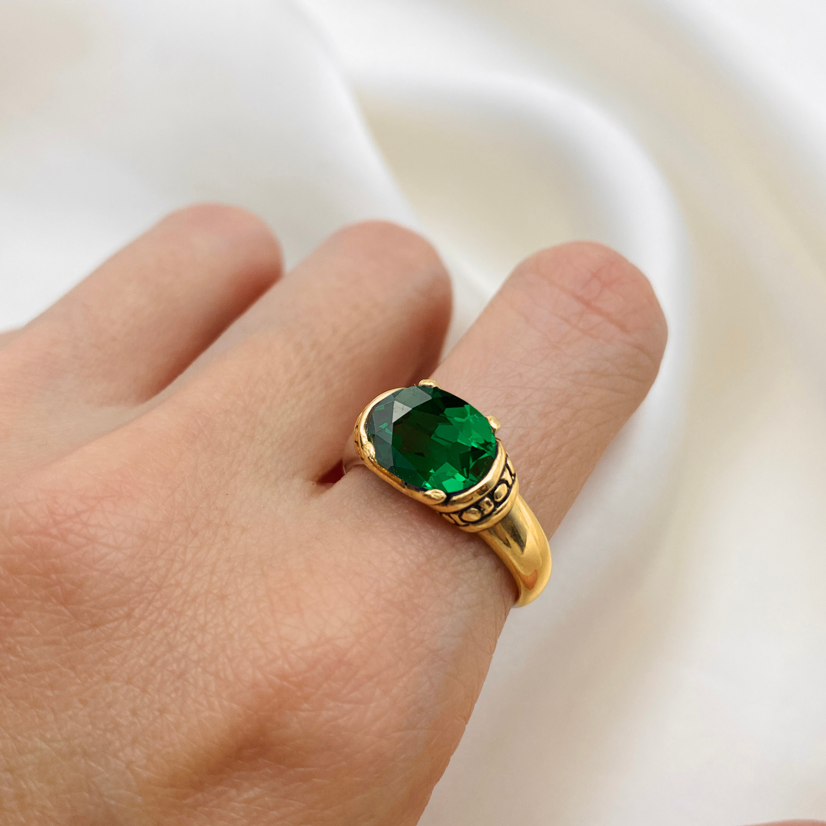 Elegant 18k Gold Vermeil Emerald Ring featuring a Solitaire Oval Created Green Emerald, perfect for birthdays and special occasions.