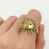 Elegant Sun Face Ring in 18k Gold Vermeil, perfect for boho style lovers and special occasions. Ideal everyday accessory.