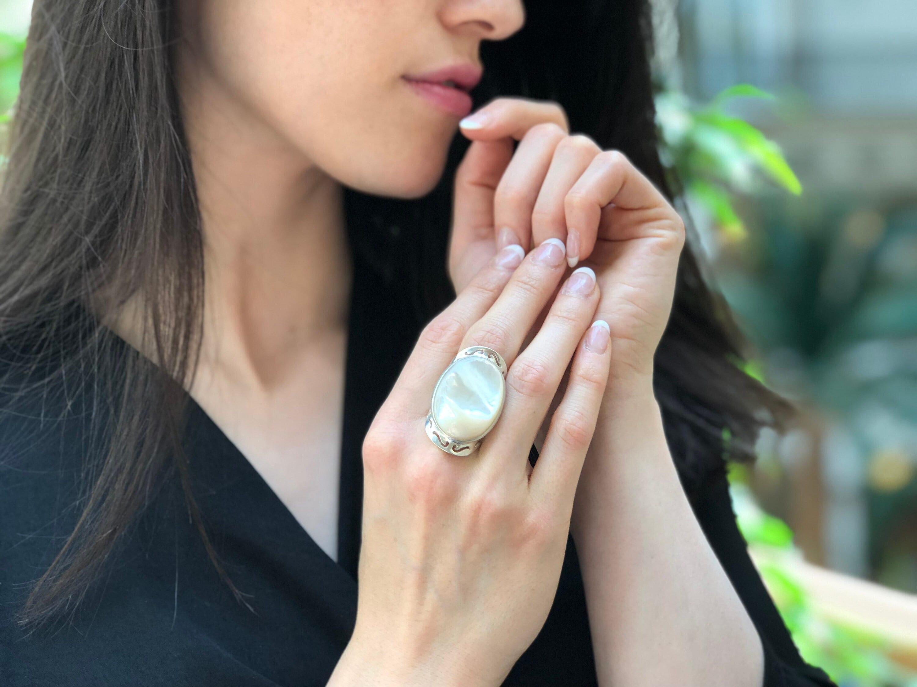 Shell Pearl Ring, Mother of Pearls, Natural Shell Pearl, June Birthstone, Silver Oval Ring, Pearl Ring, Vintage Pearl Ring, 925 Silver Ring