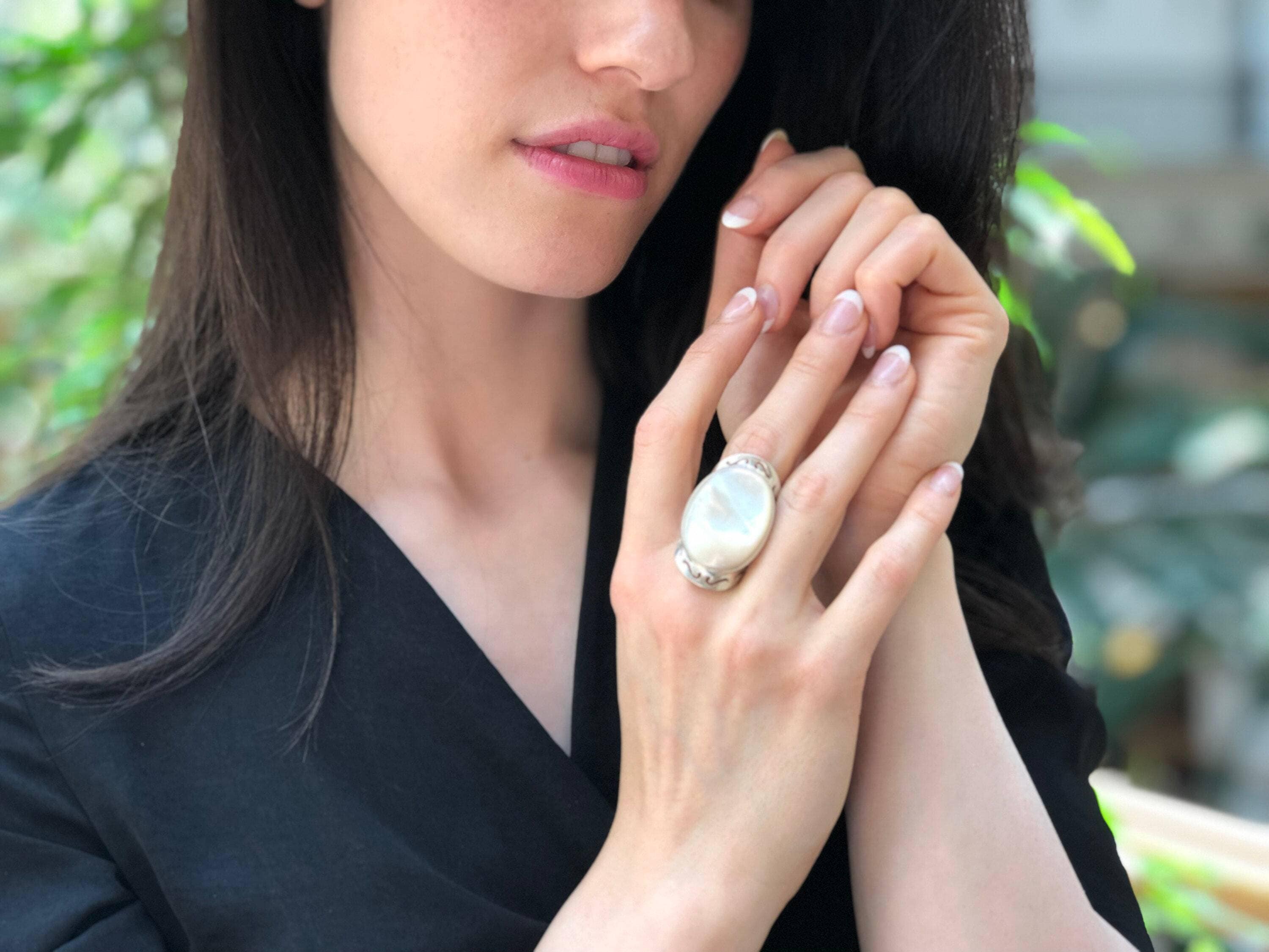 Shell Pearl Ring, Mother of Pearls, Natural Shell Pearl, June Birthstone, Silver Oval Ring, Pearl Ring, Vintage Pearl Ring, 925 Silver Ring