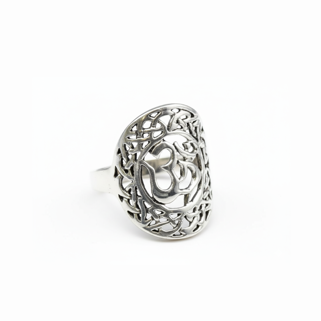Stylish Silver Om Ring - Embrace mindfulness with this beautiful 925 Sterling Silver ring, great for gifts and daily wear.