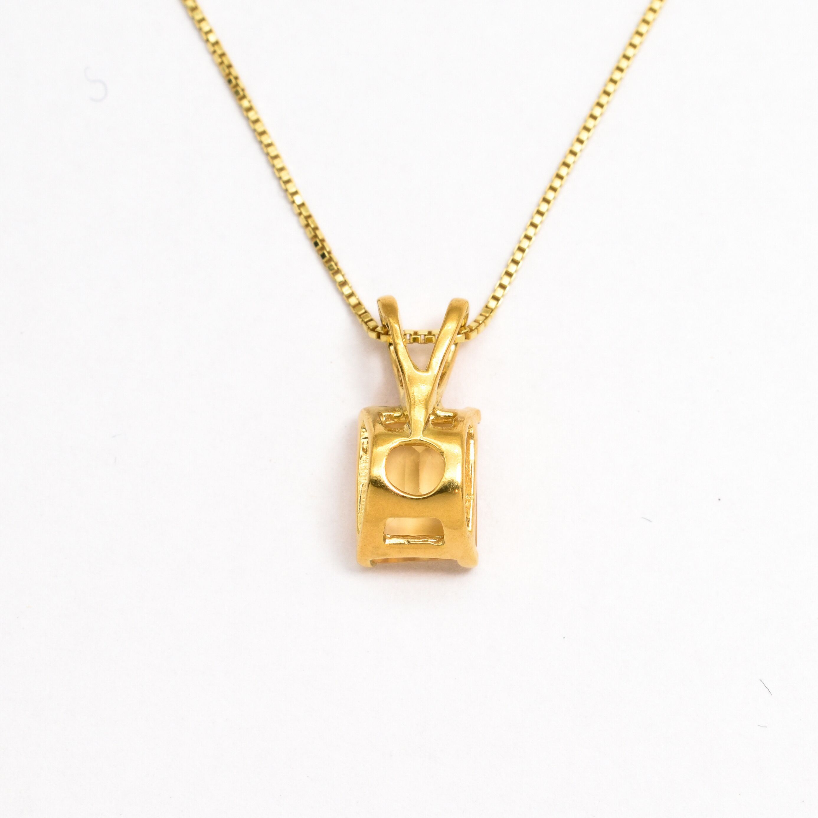 18k Yellow gold plated necklace with Citrine November birthstone in emerald cut and prong setting. Natural Gemstone Necklace ideal for special occasions and personalized gift. Citrine boosts positivity and prosperity. For joy, abundance, confidence