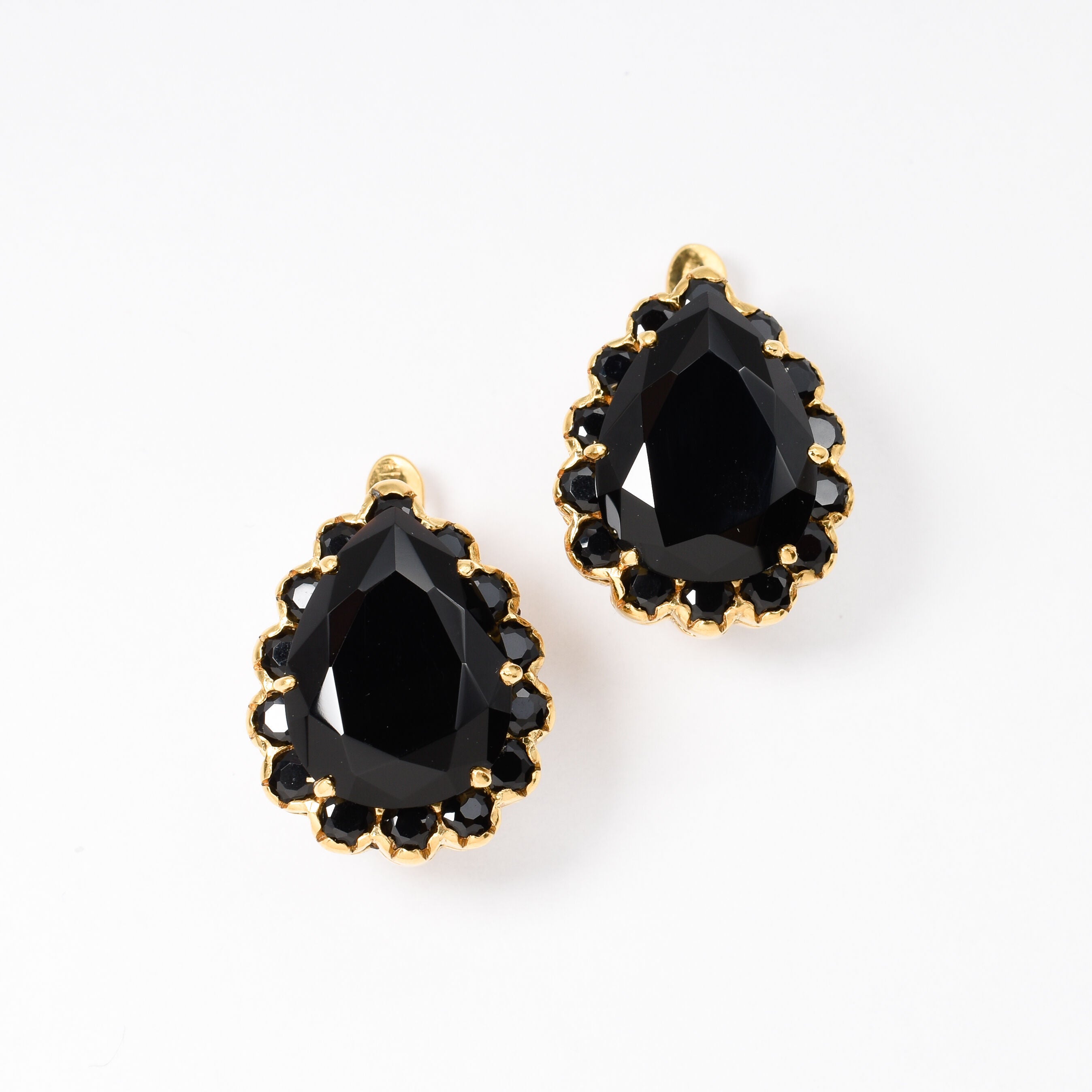 6025-E-nONY: Gold Vermeil 18k Onyx 16x12 Teardrop Onyx 3mm